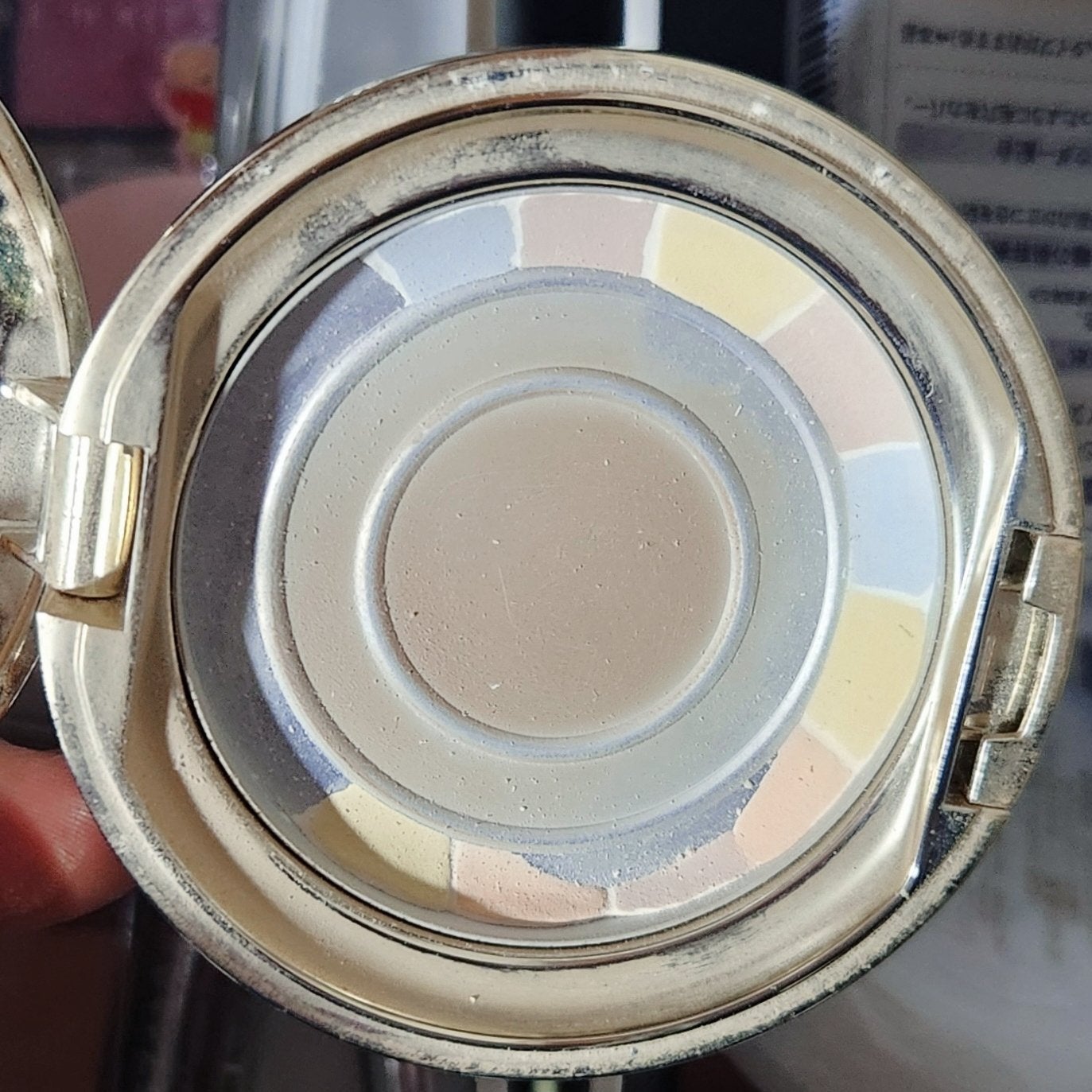 ラ プードル オートニュアンス/Elégance/プレストパウダーを使ったクチコミ(2枚目)