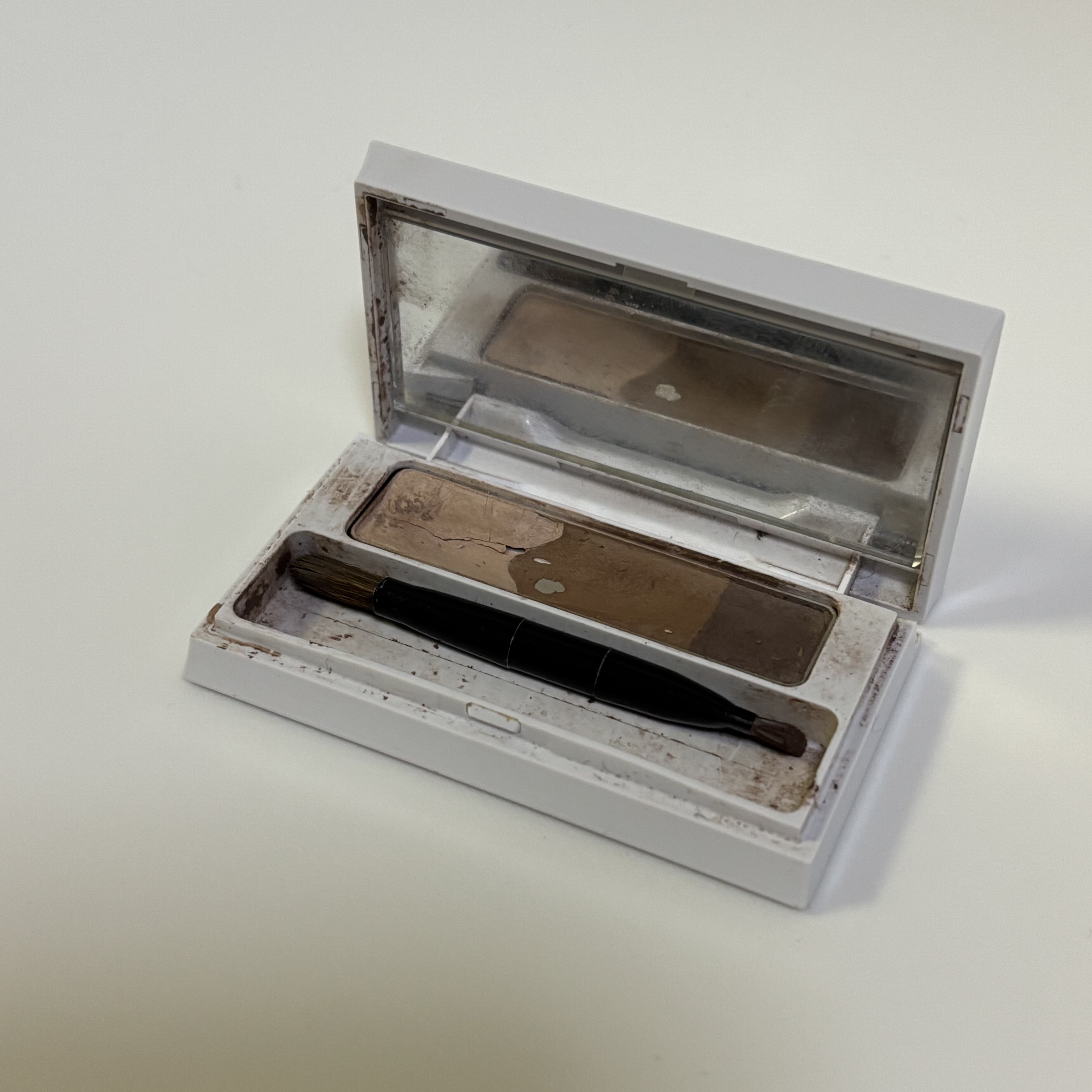 ブレンドアイブローコンパクト ナチュラルブラウン/オルビス/パウダーアイブロウを使ったクチコミ（3枚目）