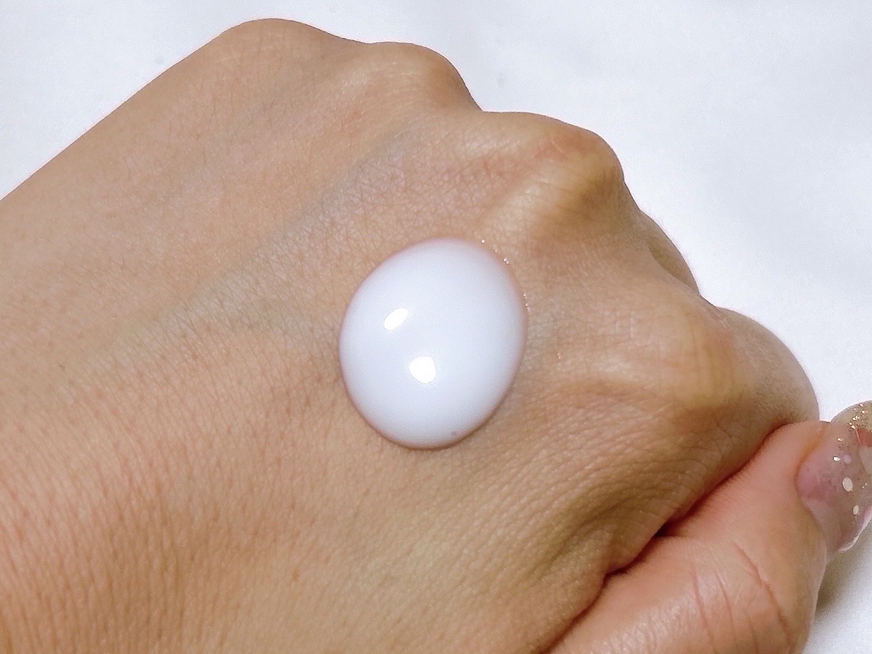 ジルスチュアート ホワイトフローラル ボディミルク (しっとり)/JILL STUART/ボディミルクを使ったクチコミ（3枚目）