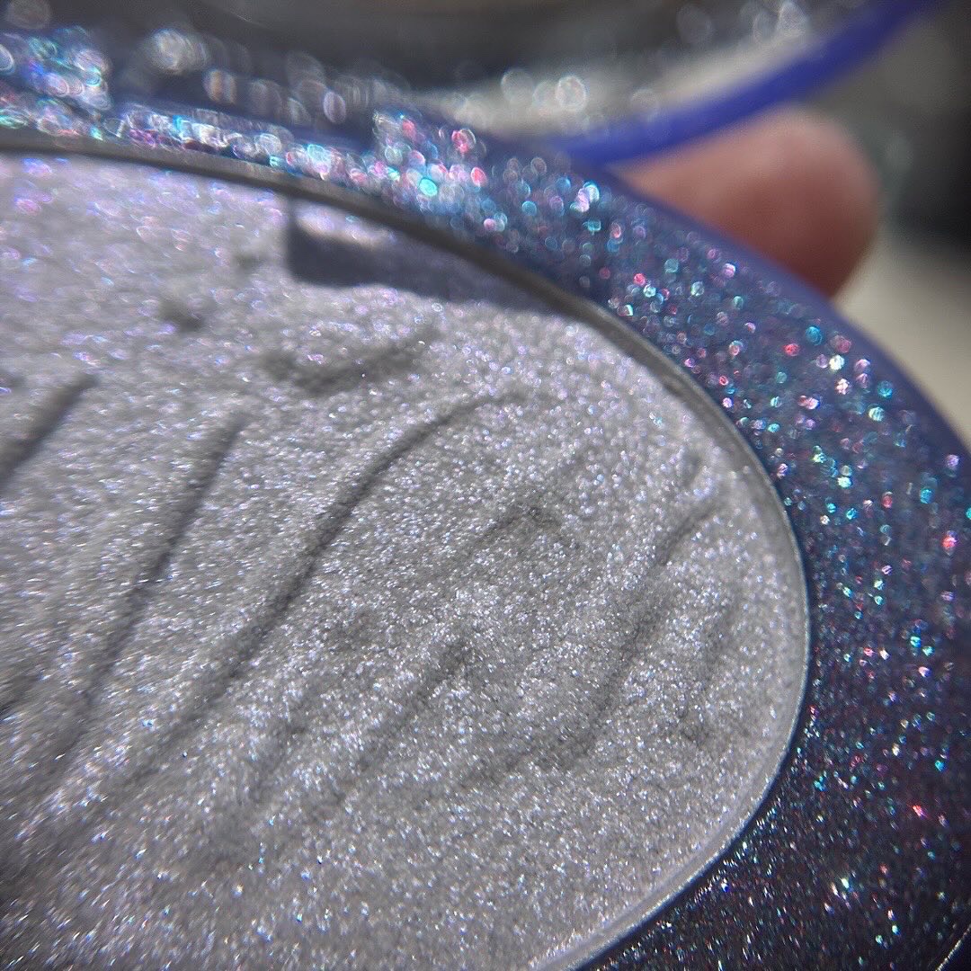 フィー グリッツストーンハイライター/fwee/パウダーハイライトを使ったクチコミ（3枚目）