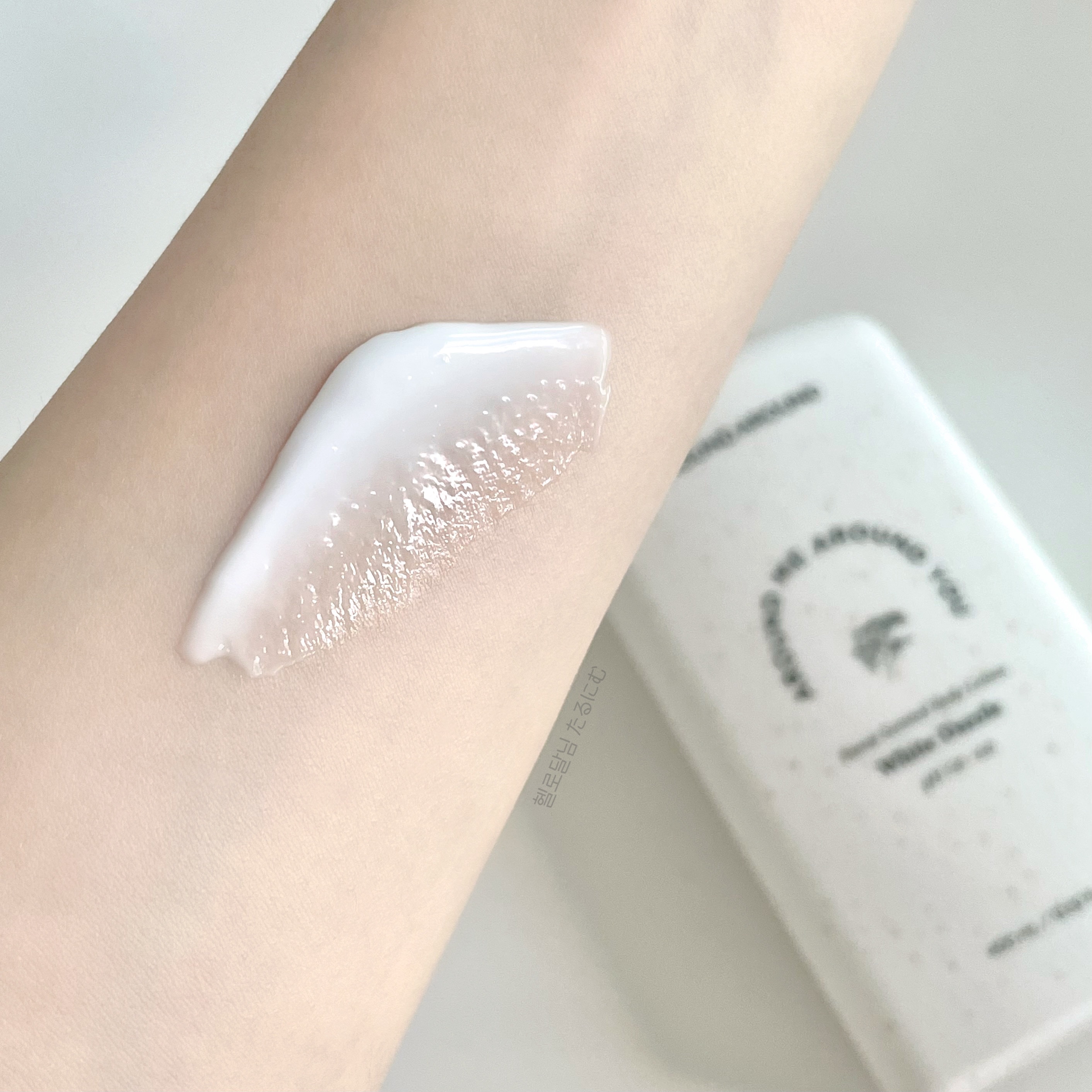 フォレストセンテッドボディローション/ラウンドアラウンド/ボディローションを使ったクチコミ（2枚目）