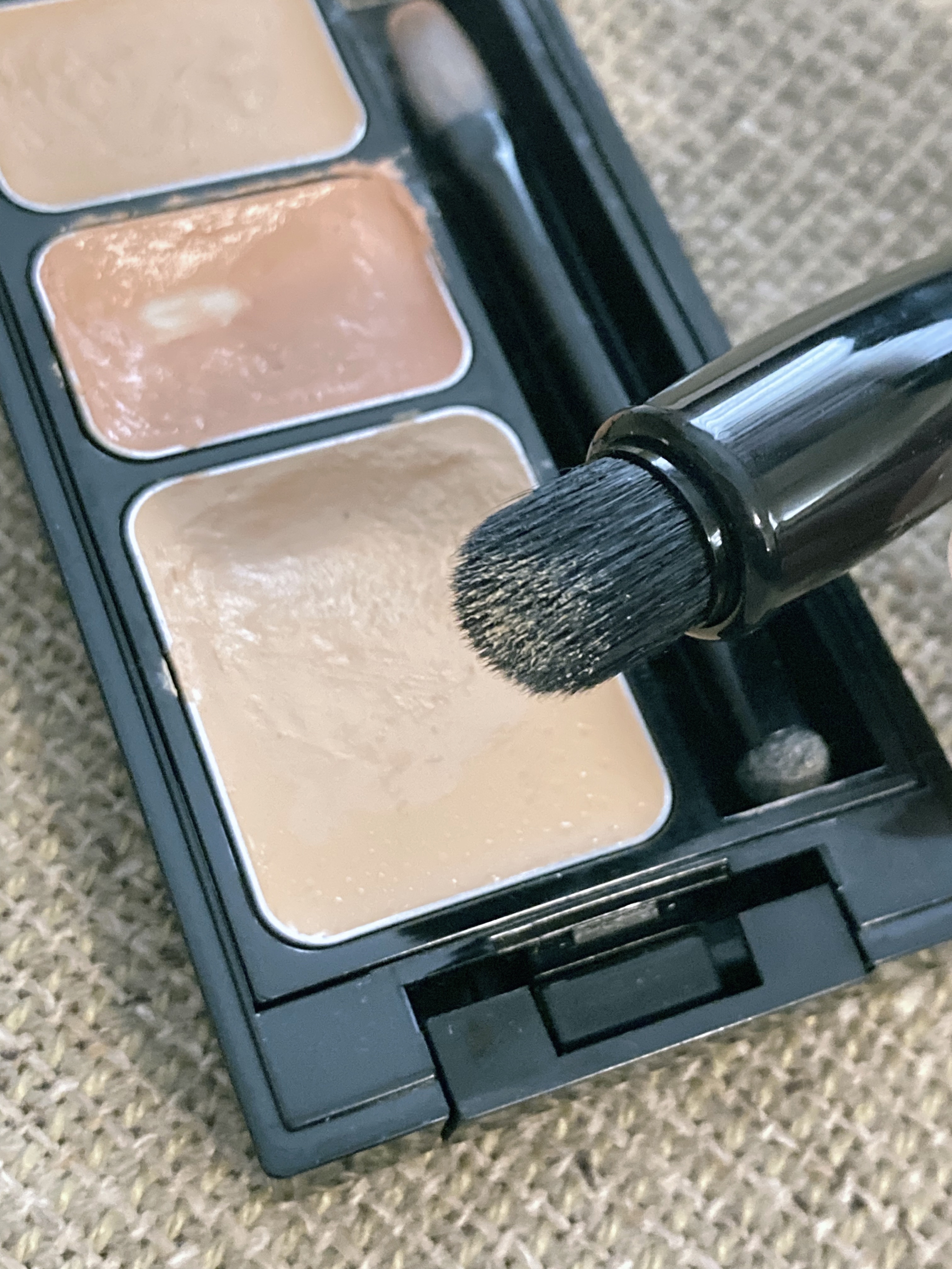 ミネラルコンシーラーパレット/エトヴォス/パレットコンシーラーを使ったクチコミ（2枚目）