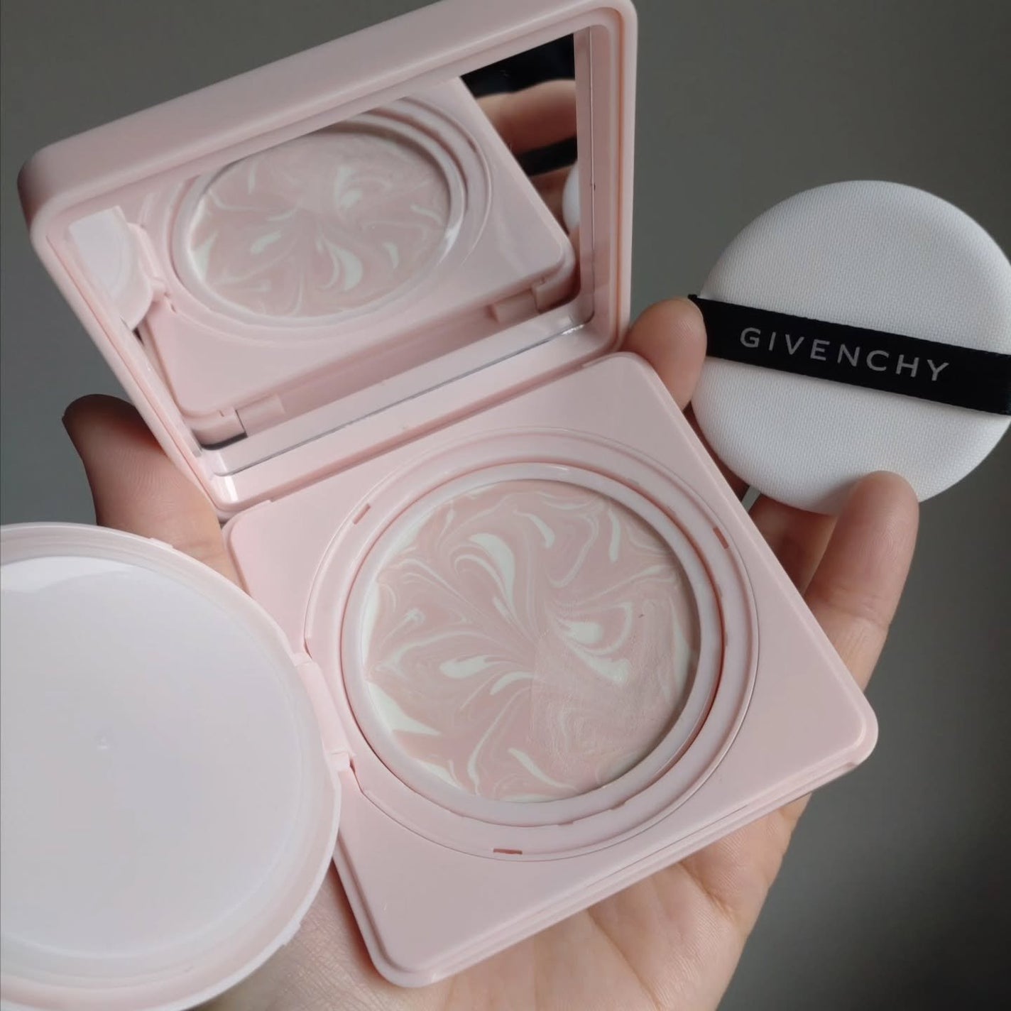 スキン PFCT コンパクト クリーム N/GIVENCHY/化粧下地を使ったクチコミ(2枚目)