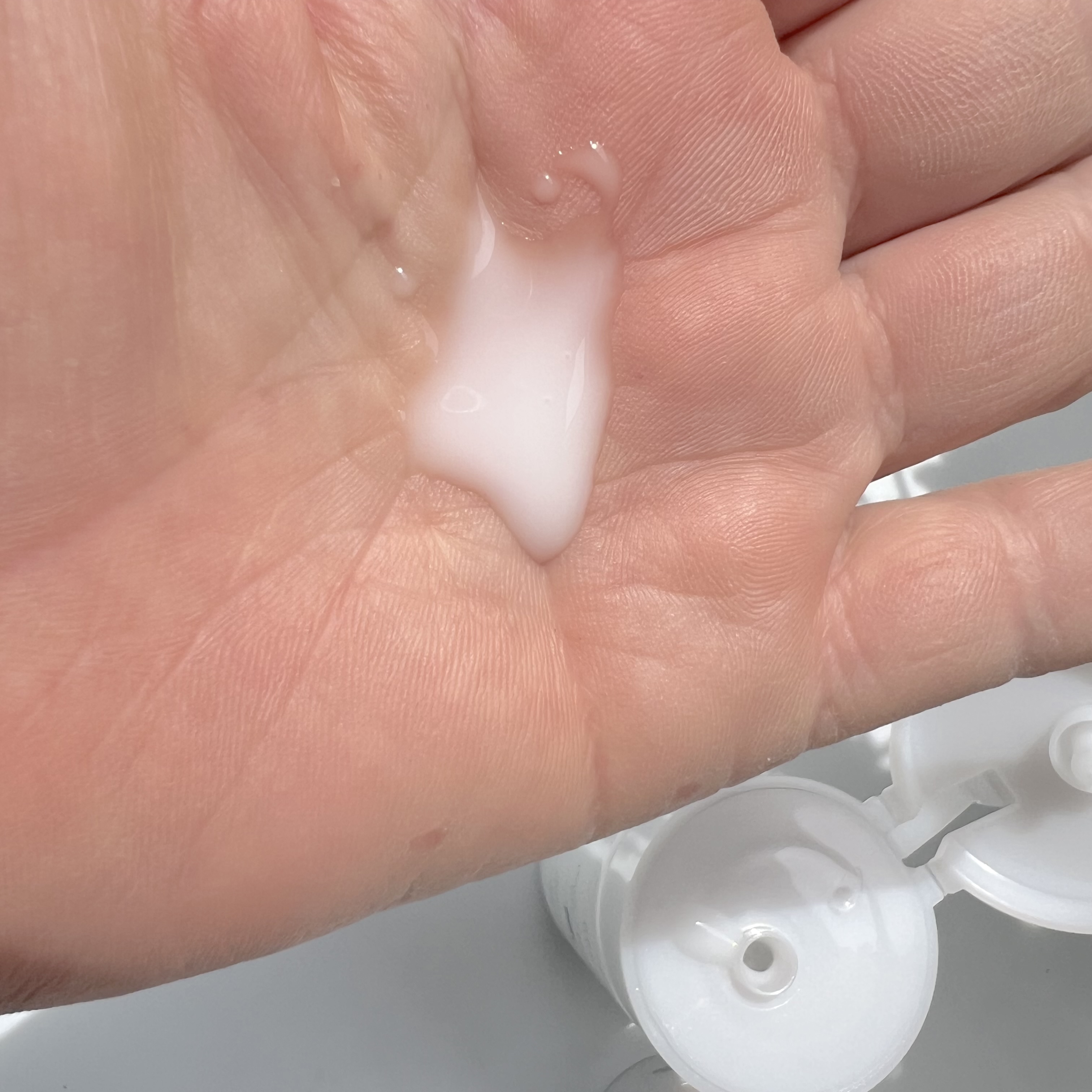 ピュア ナチュラル プレミアム ブライトニング エッセンスローション /pdc/オールインワン化粧品を使ったクチコミ（3枚目）