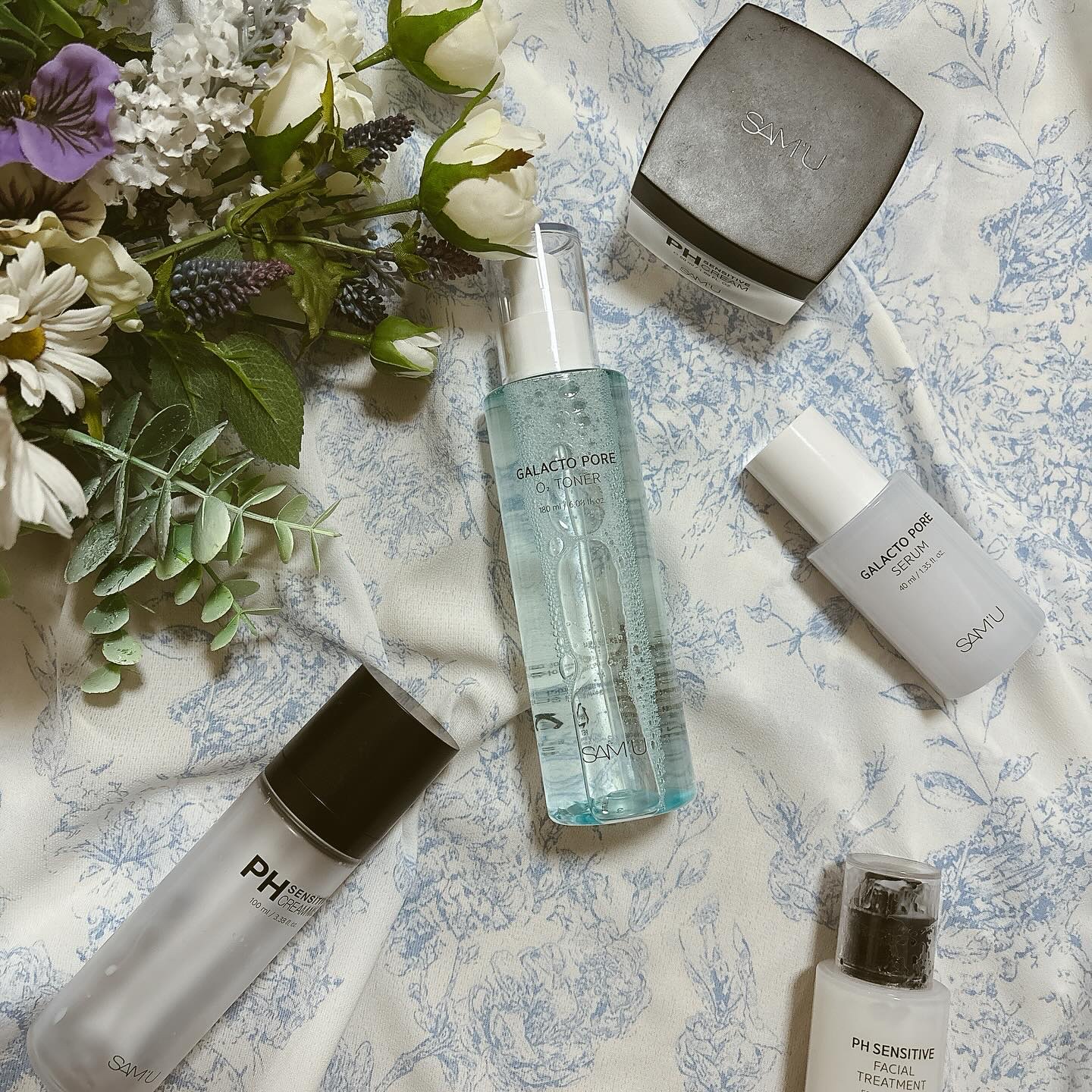 🩵𝕊𝔸𝕄𝕌🤍
.
.
@sam_u_jp のガラクトポアオーッートナーご紹介👏

これは振ってから使うんだけど振ったら酸素バブルが爆誕しちゃうの🤩
シトラスハーブの香りでテクスチャーもトロミがあって軽め❣️

キメも整えてく