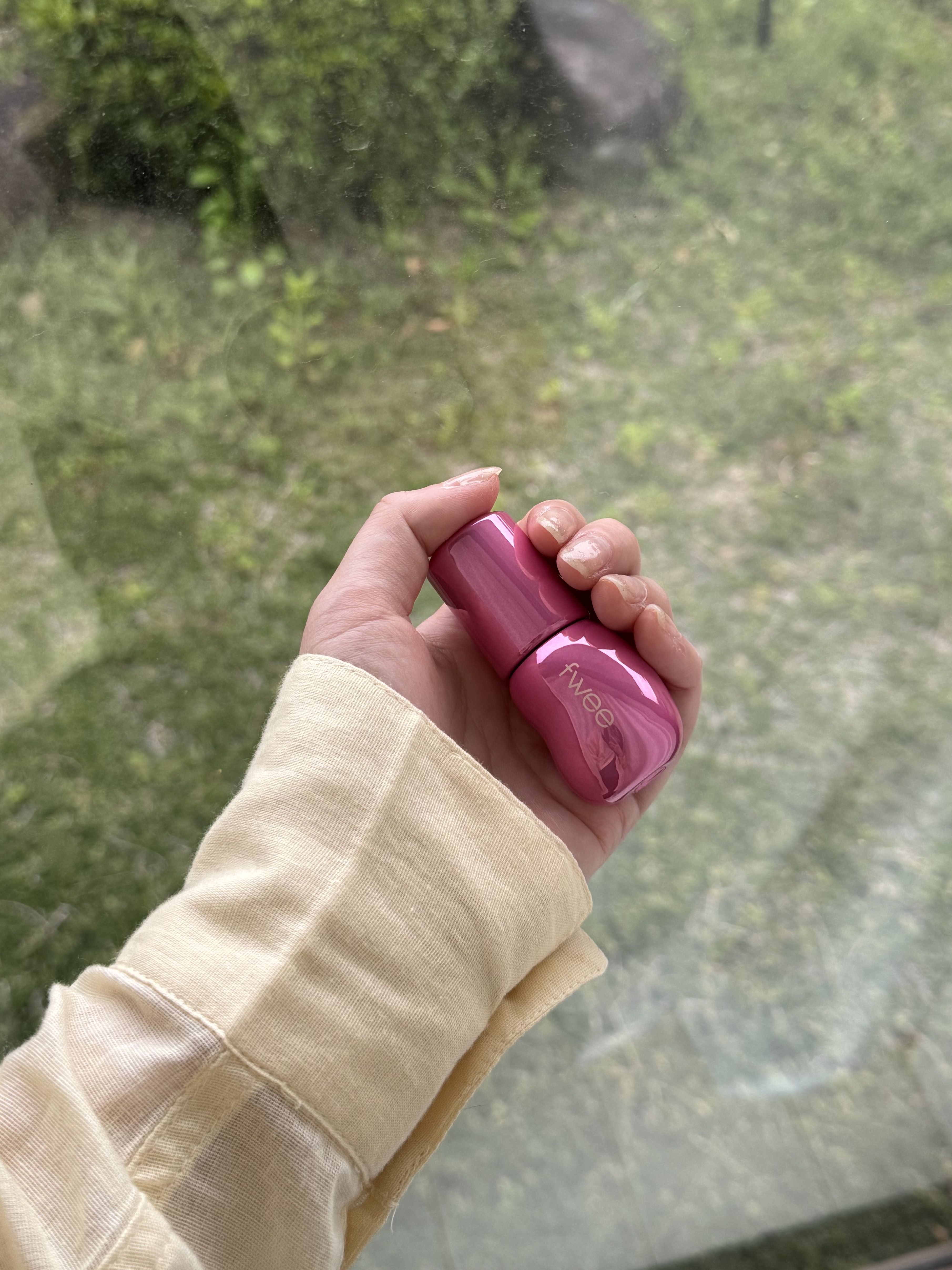 フィー 3Dボリューミンググロス B11 タロ 70％/fwee/リップグロスを使ったクチコミ（1枚目）