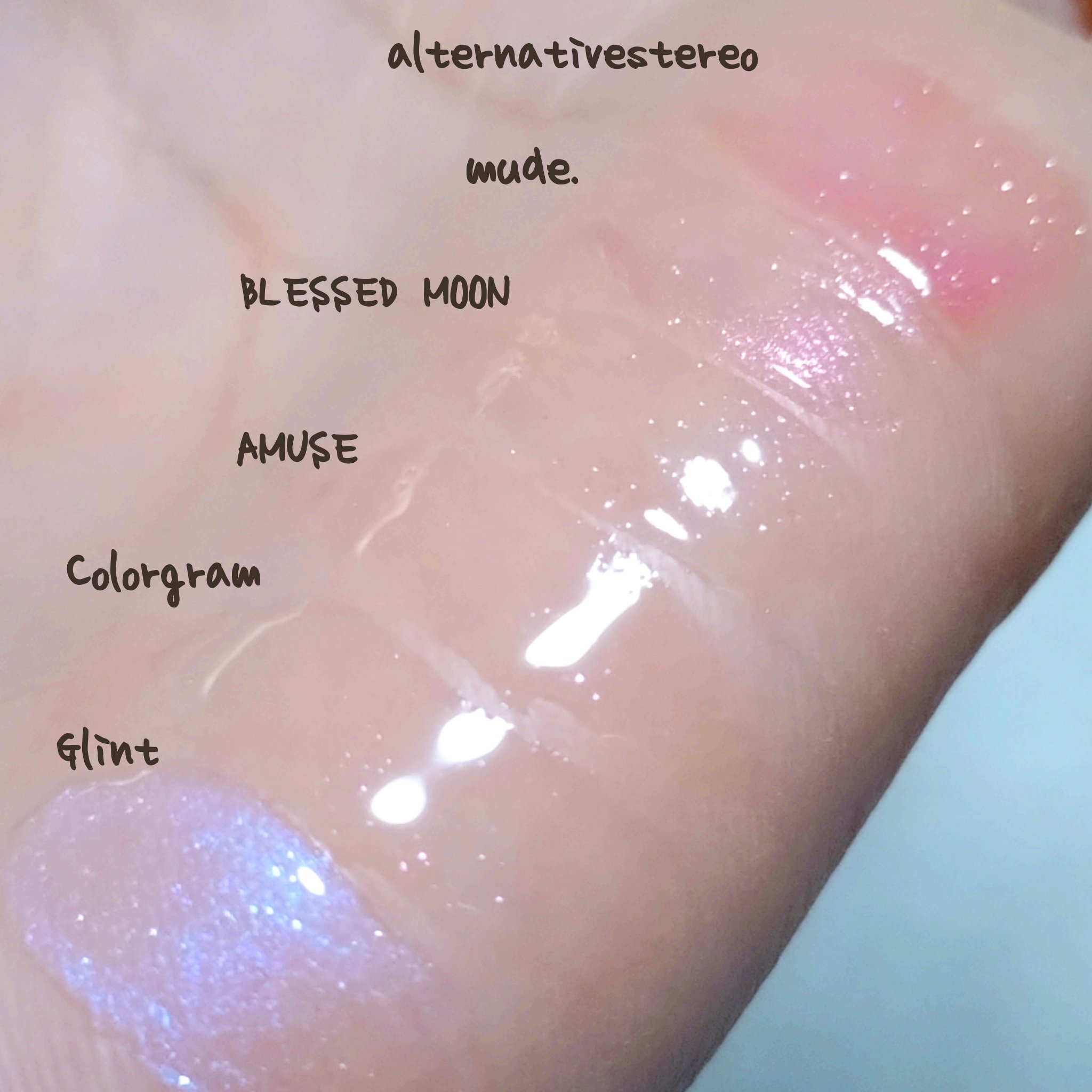 オーロラパールグロス/mude./リップグロスを使ったクチコミ（3枚目）
