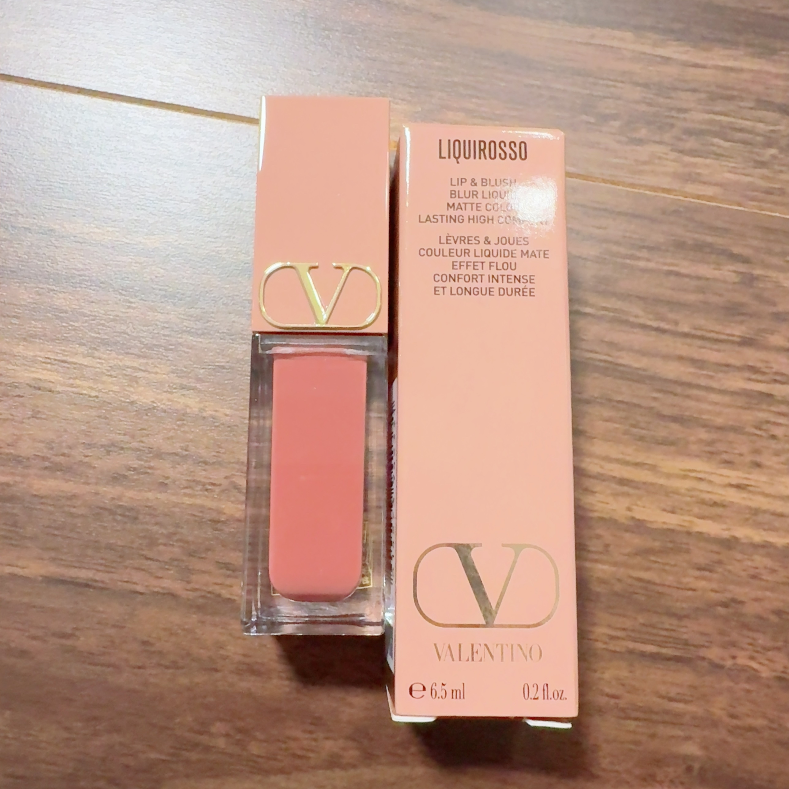 ヴァレンティノ リキロッソ 220A：TAKE THE LIPSTICK AND RUN/ヴァレンティノ ビューティ/ジェル・クリームチークを使ったクチコミ（3枚目）