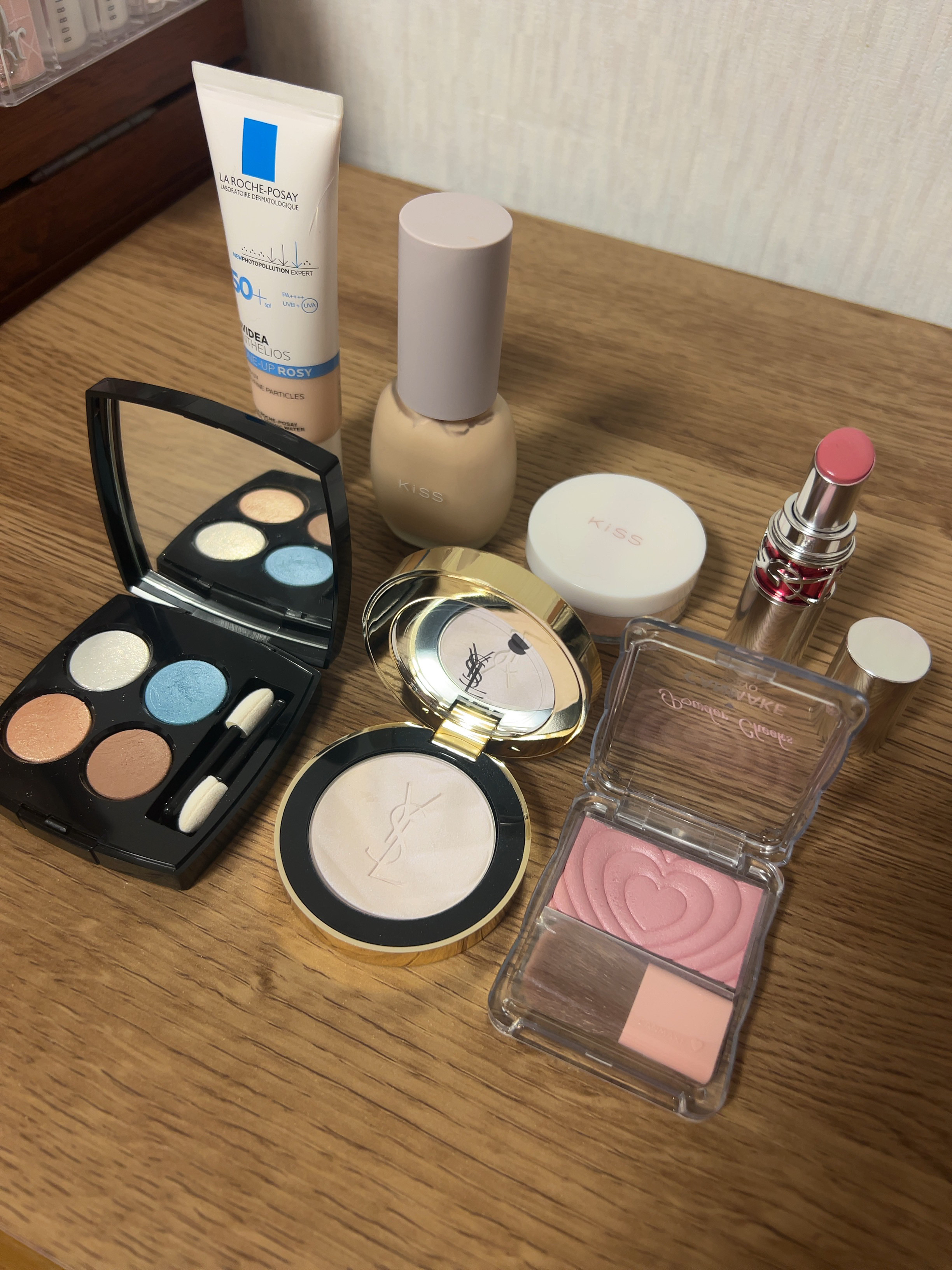 マットシフォン フィニッシングルースパウダー  01 ライト（ミニ）/KiSS/ルースパウダーを使ったクチコミ（2枚目）