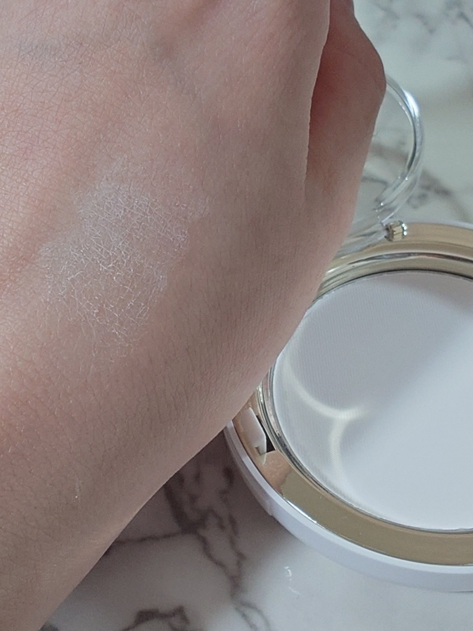 ハイドラセッティングパウダー/byLieto/プレストパウダーを使ったクチコミ（3枚目）