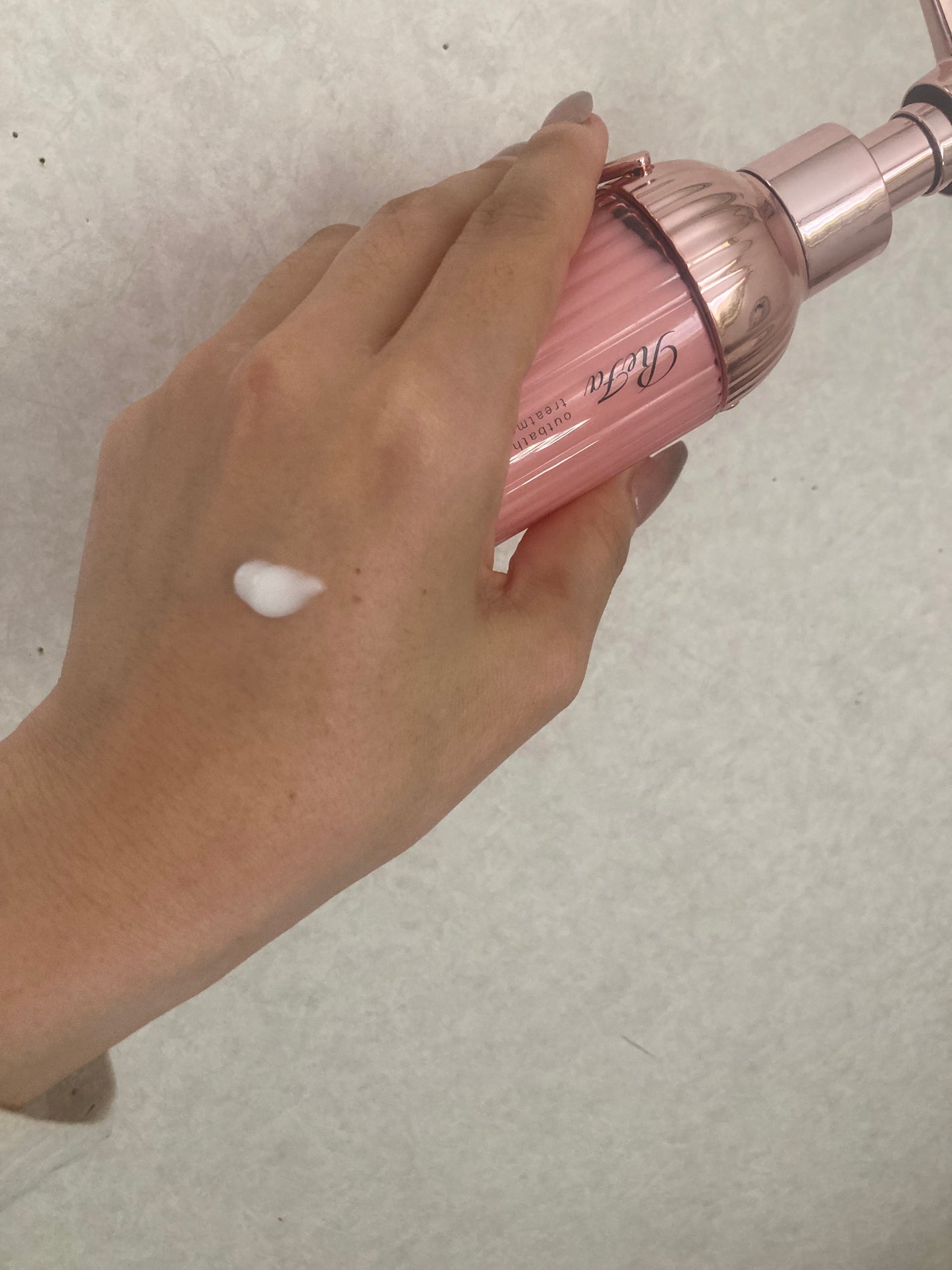 ゆうこ✲*゚ on LIPS 「リファトリートメントピンク🎀💕💓💗値段もそこそこやったので、気..」(2枚目)