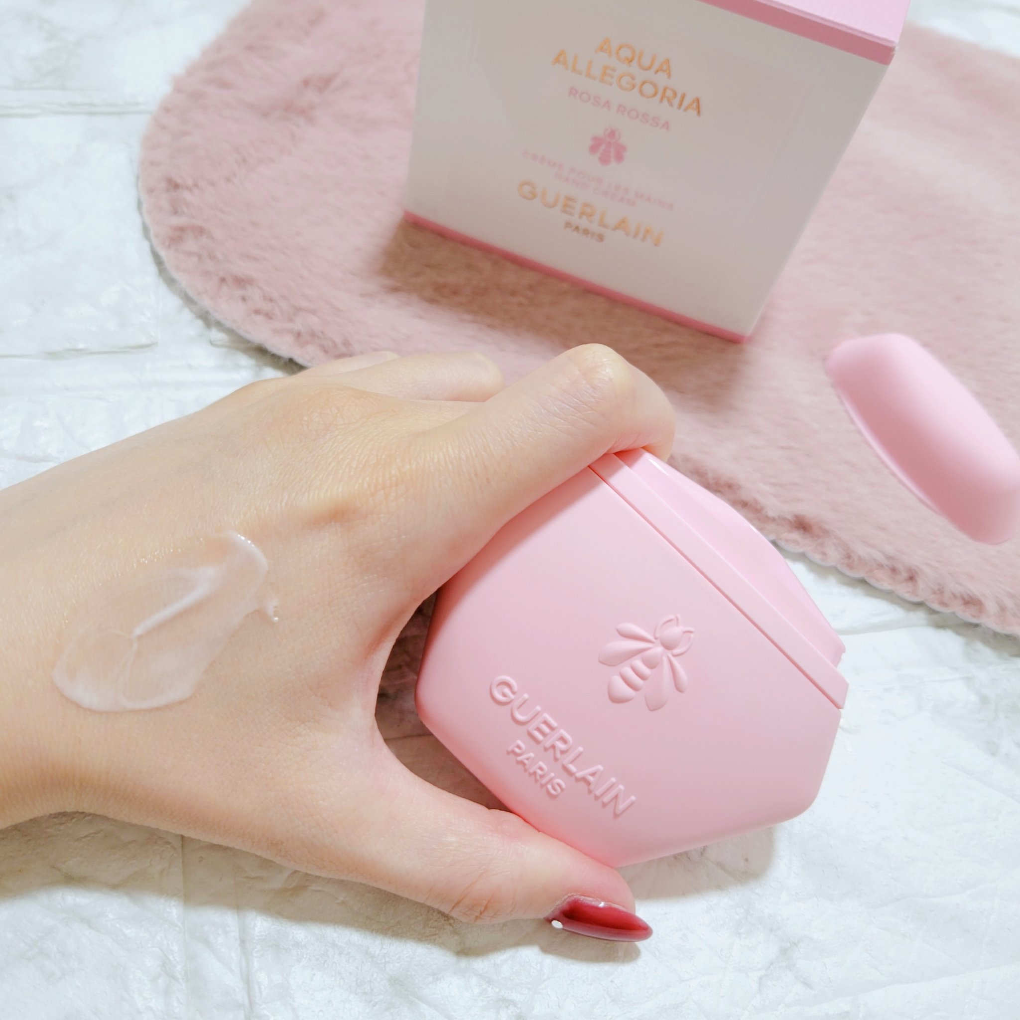 ハンドクリームのレビューを修理するマーガレットダブス