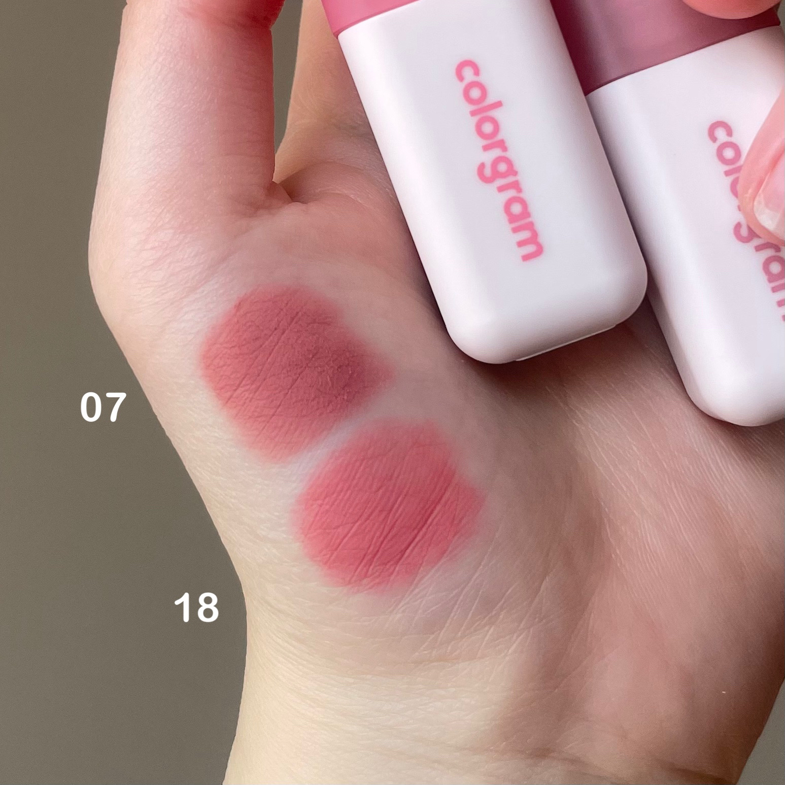 カラーグラム ヌーディーブラーティント/Colorgram/リップティントを使ったクチコミ（3枚目）