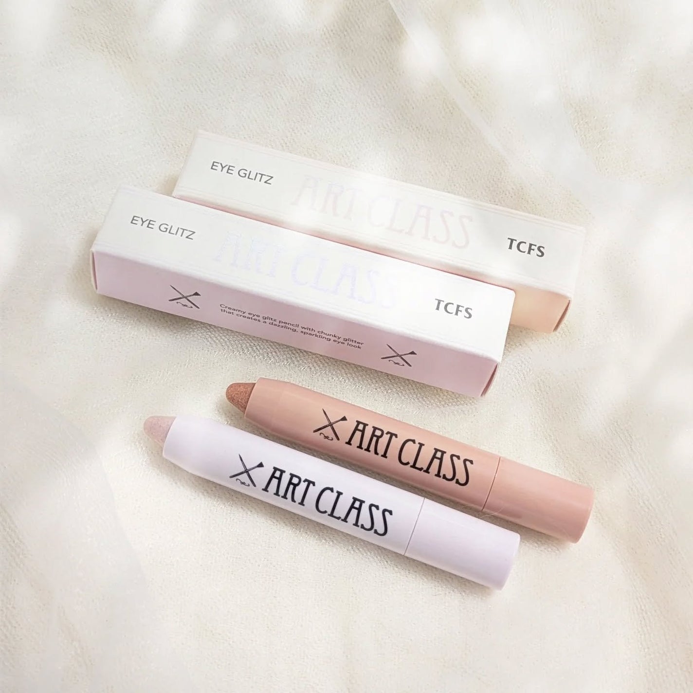 アートクラス アイグリッツ/too cool for school/スティックアイシャドウを使ったクチコミ(1枚目)