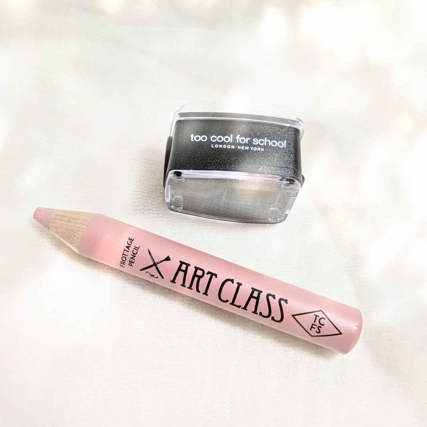 アートクラス フロッタージュペンシル #10 Classy Fig(クラッシィーフィグ)/too cool for school/スティックアイシャドウを使ったクチコミ（2枚目）