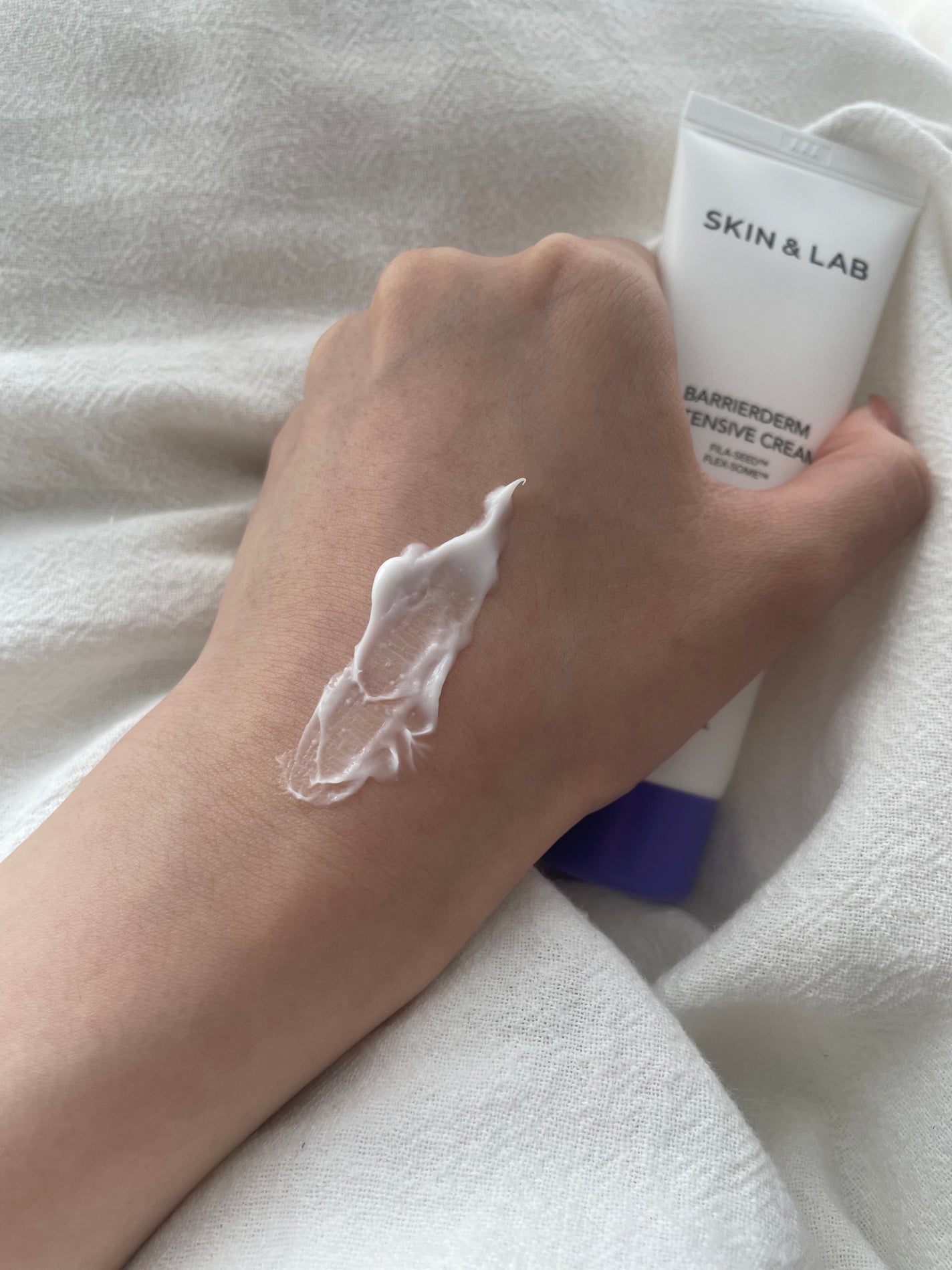 バリアダームモイストクリーム/SKIN&LAB/フェイスクリームを使ったクチコミ(2枚目)