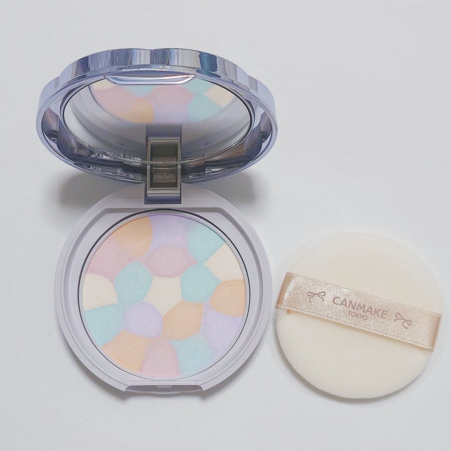 イルミネイティングフィニッシュパウダー　～Abloom～/キャンメイク/プレストパウダーを使ったクチコミ（2枚目）