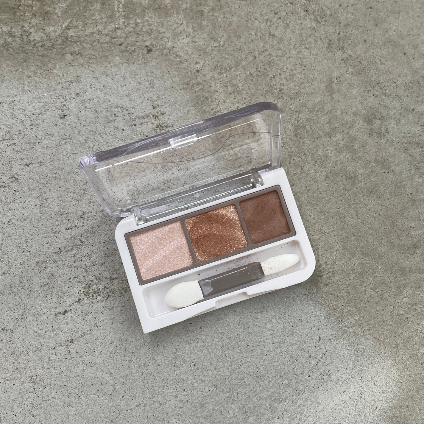 ライティングアップアイシャドウ/CEZANNE/アイシャドウを使ったクチコミ(1枚目)