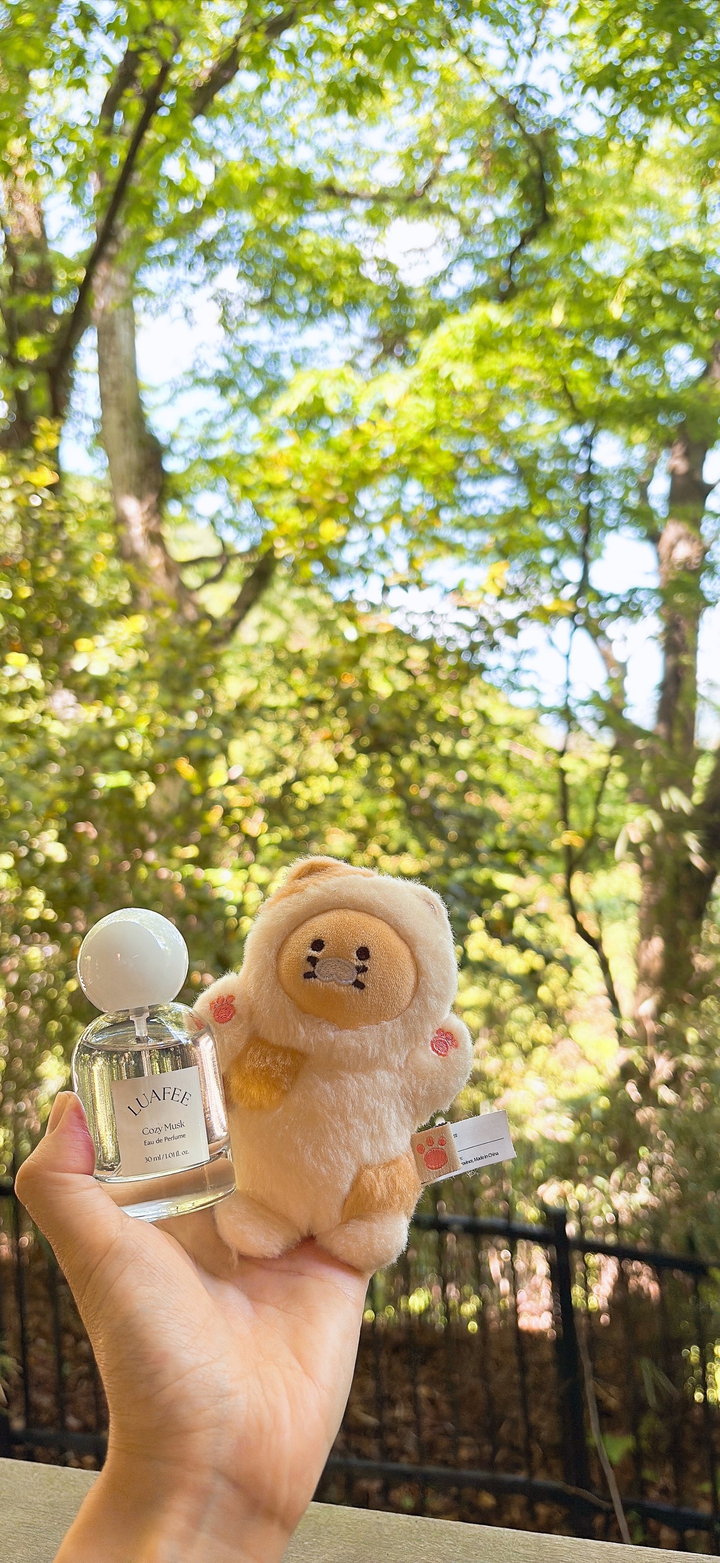 ねこねこ on LIPS 「韓国と日本で人気の香水の新作でた✨LUAFFE🍑ルアぺコ..」(1枚目)