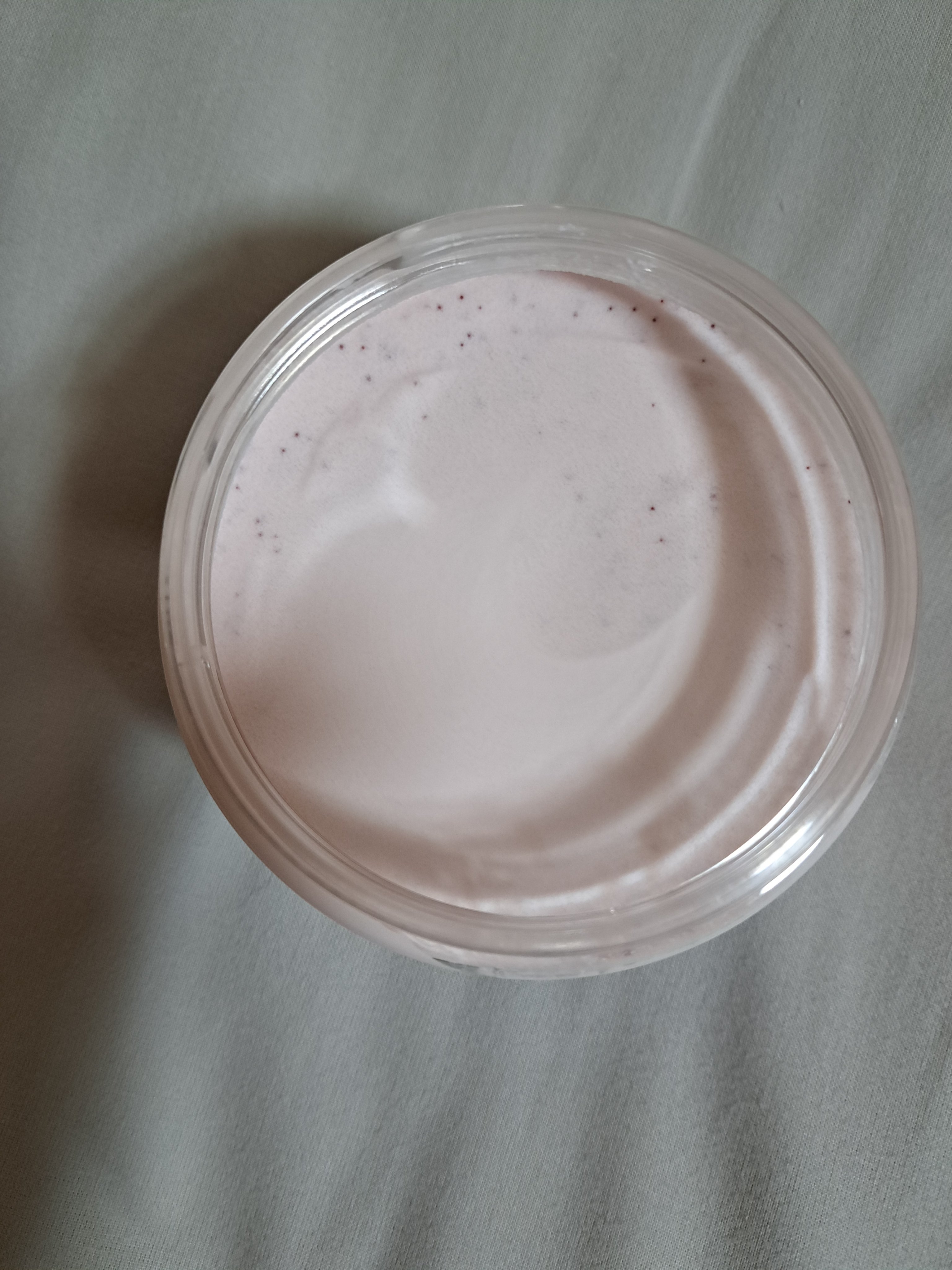 ダヴ ふわとろクリーミースクラブ ザクロ＆シアバター/ダヴ/ボディスクラブを使ったクチコミ（2枚目）