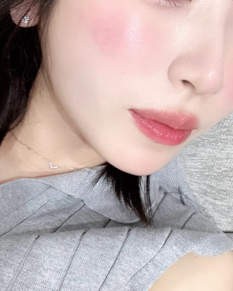 ロウグロウデューイーボール/hince/リップバームを使ったクチコミ（2枚目）