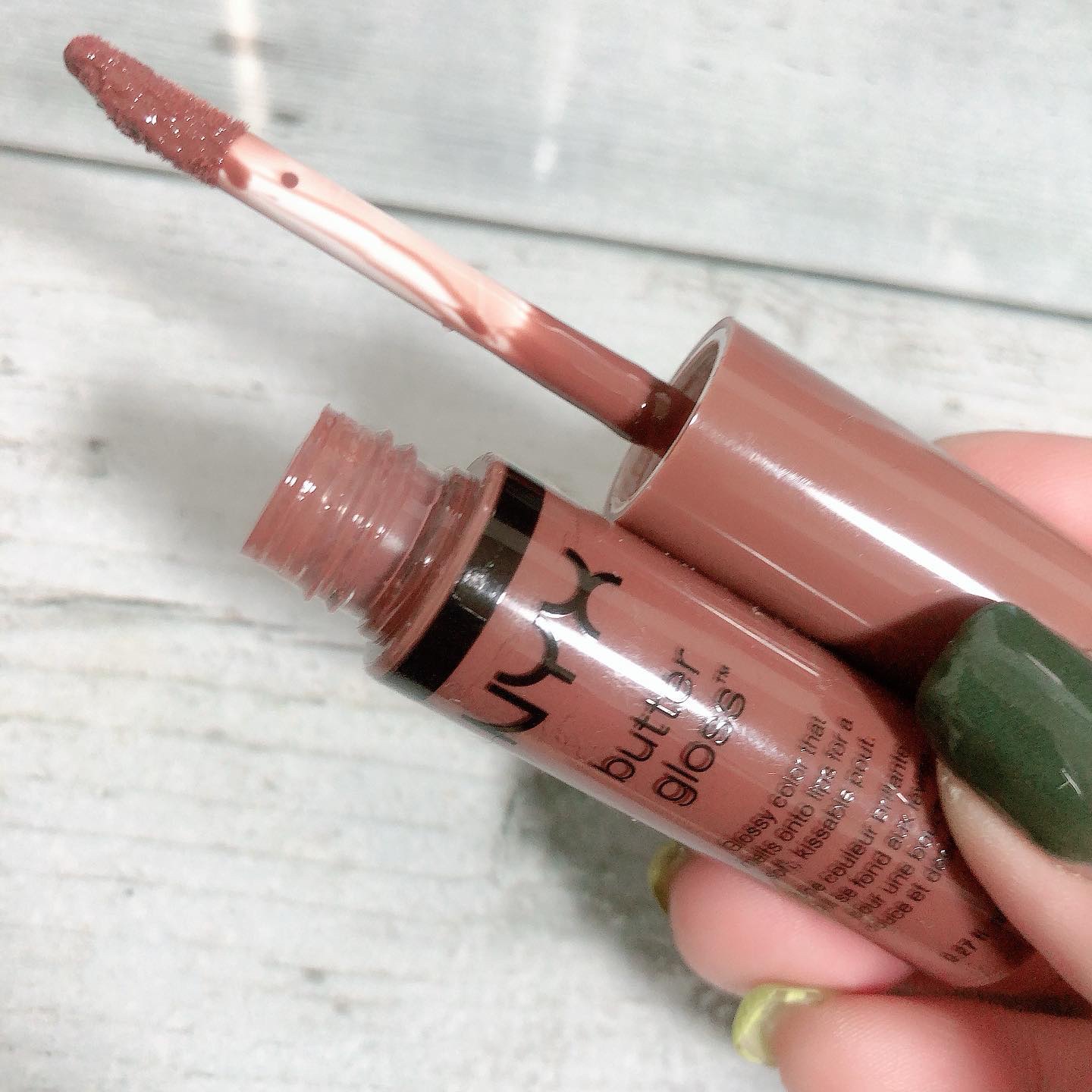 バターグロス/NYX Professional Makeup/リップグロスを使ったクチコミ（3枚目）