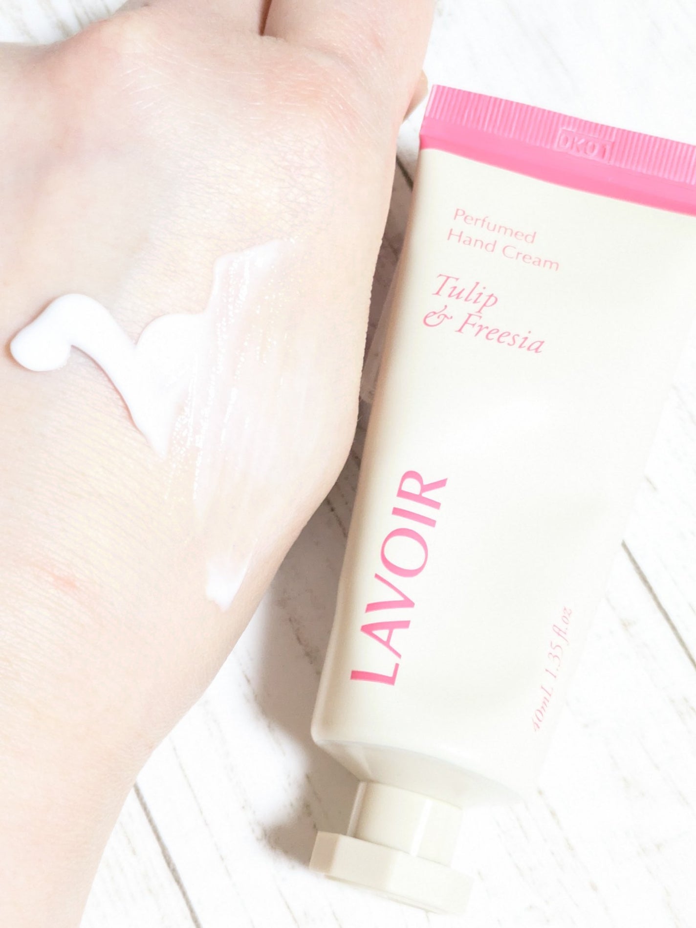 パフュームハンドクリーム チューリップ&フリージア/LAVOIR/ハンドクリームを使ったクチコミ(2枚目)