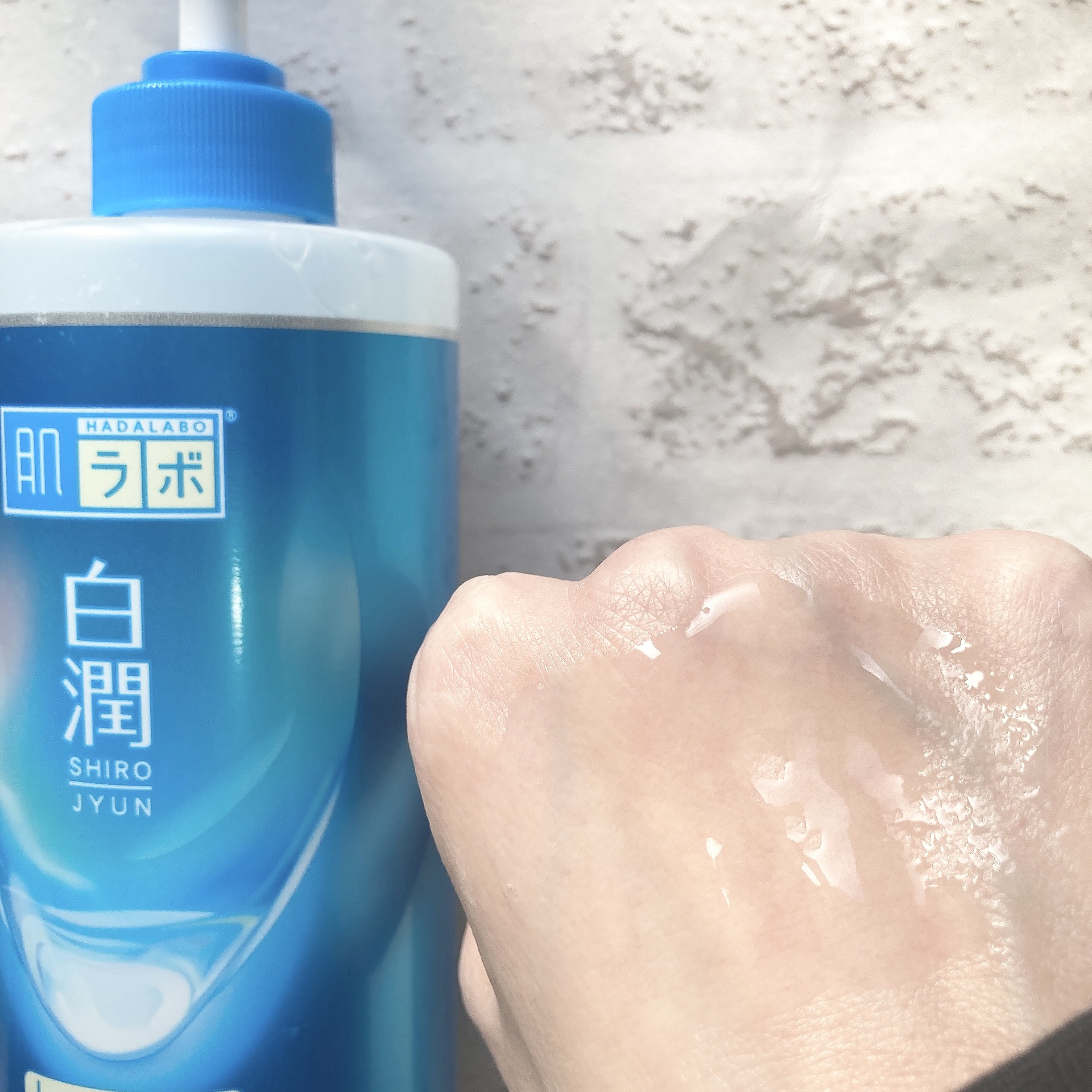 白潤薬用美白化粧水しっとりタイプ    大容量ポンプ 400ml/肌ラボ/化粧水を使ったクチコミ（2枚目）