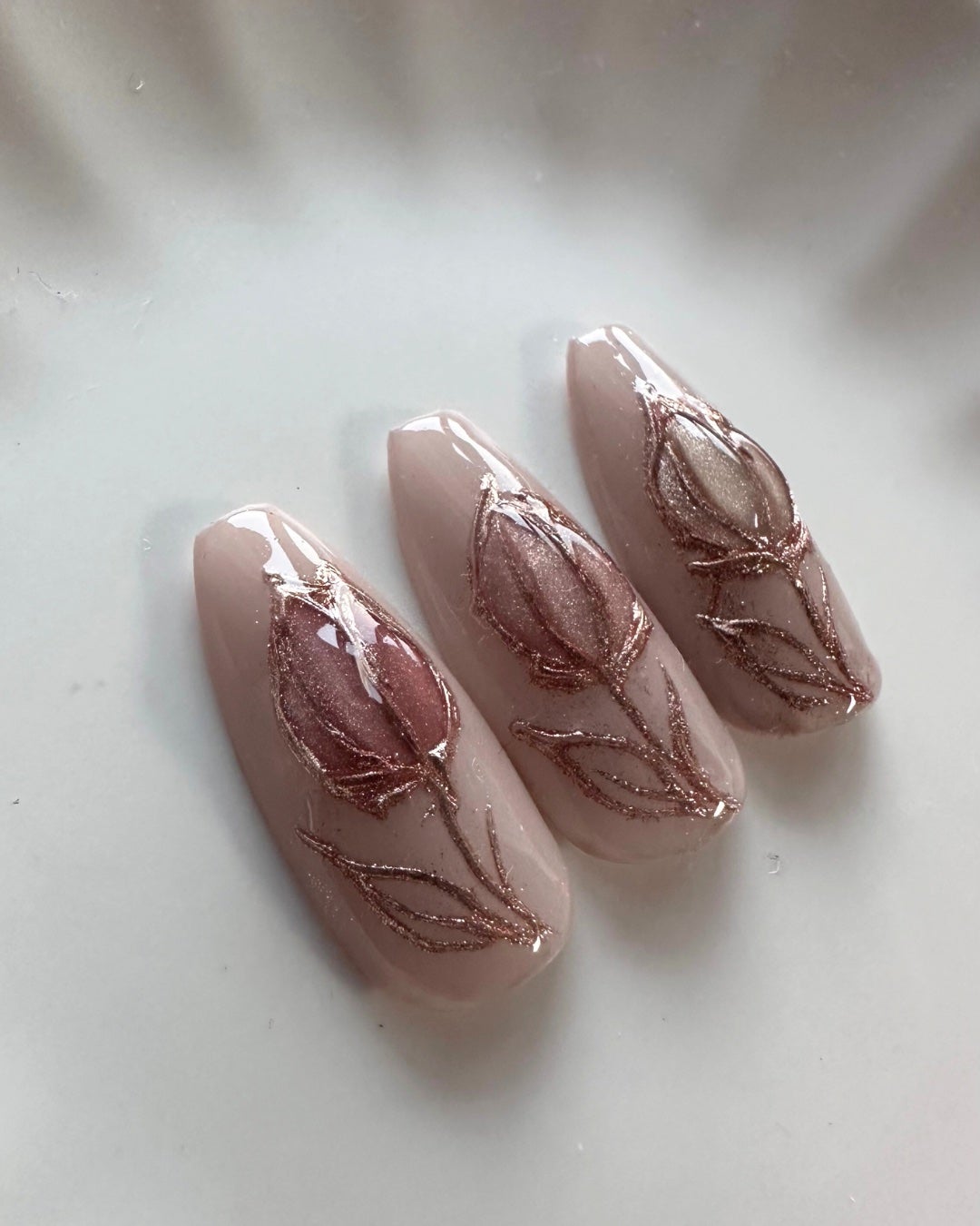 じーなღセルフネイル on LIPS 「ellaBYSHINYGELシルキーマグから🆕カラーが発売✨
..」(3枚目)