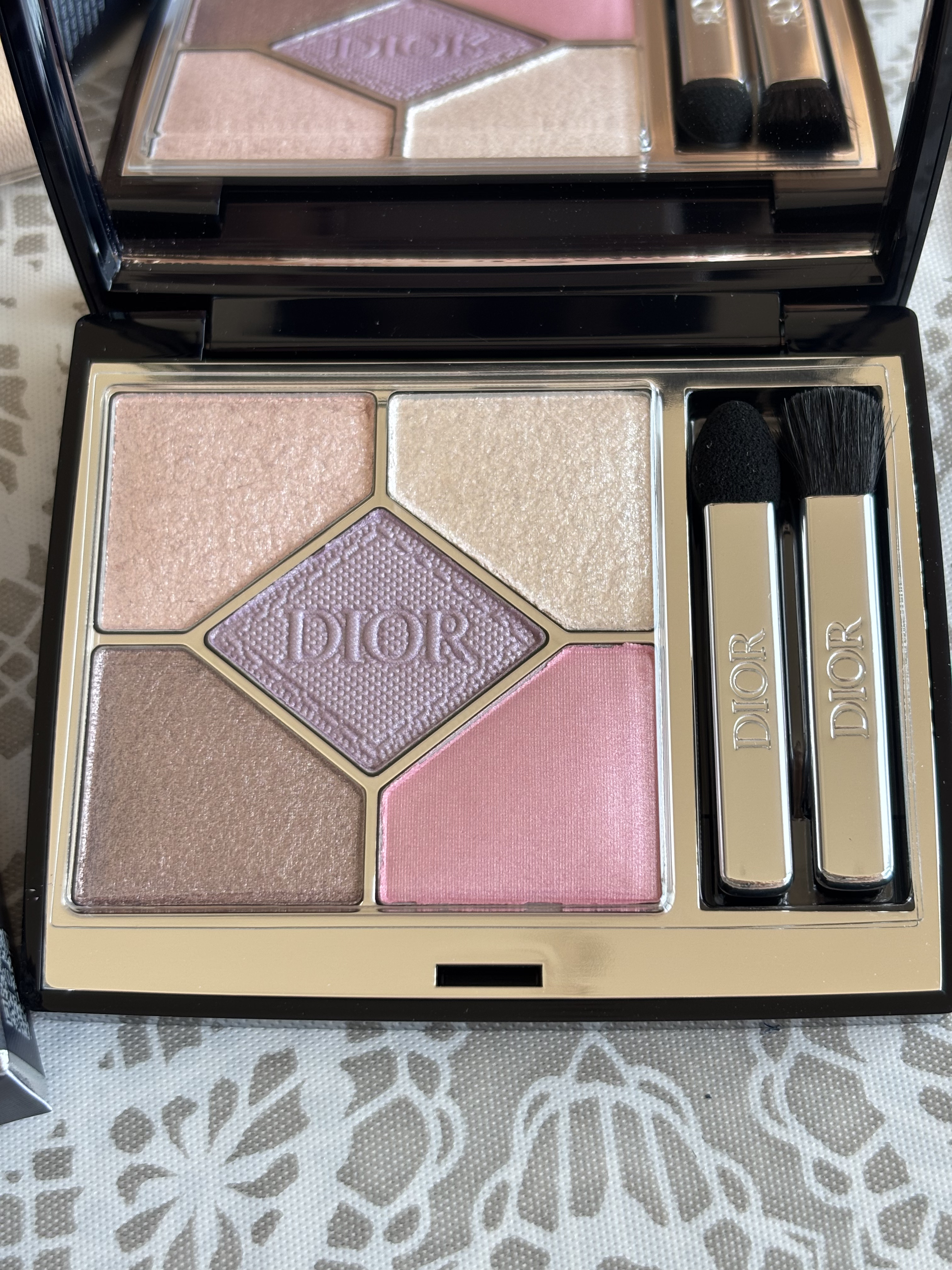 ディオールショウ サンク クルール/Dior/アイシャドウを使ったクチコミ（3枚目）