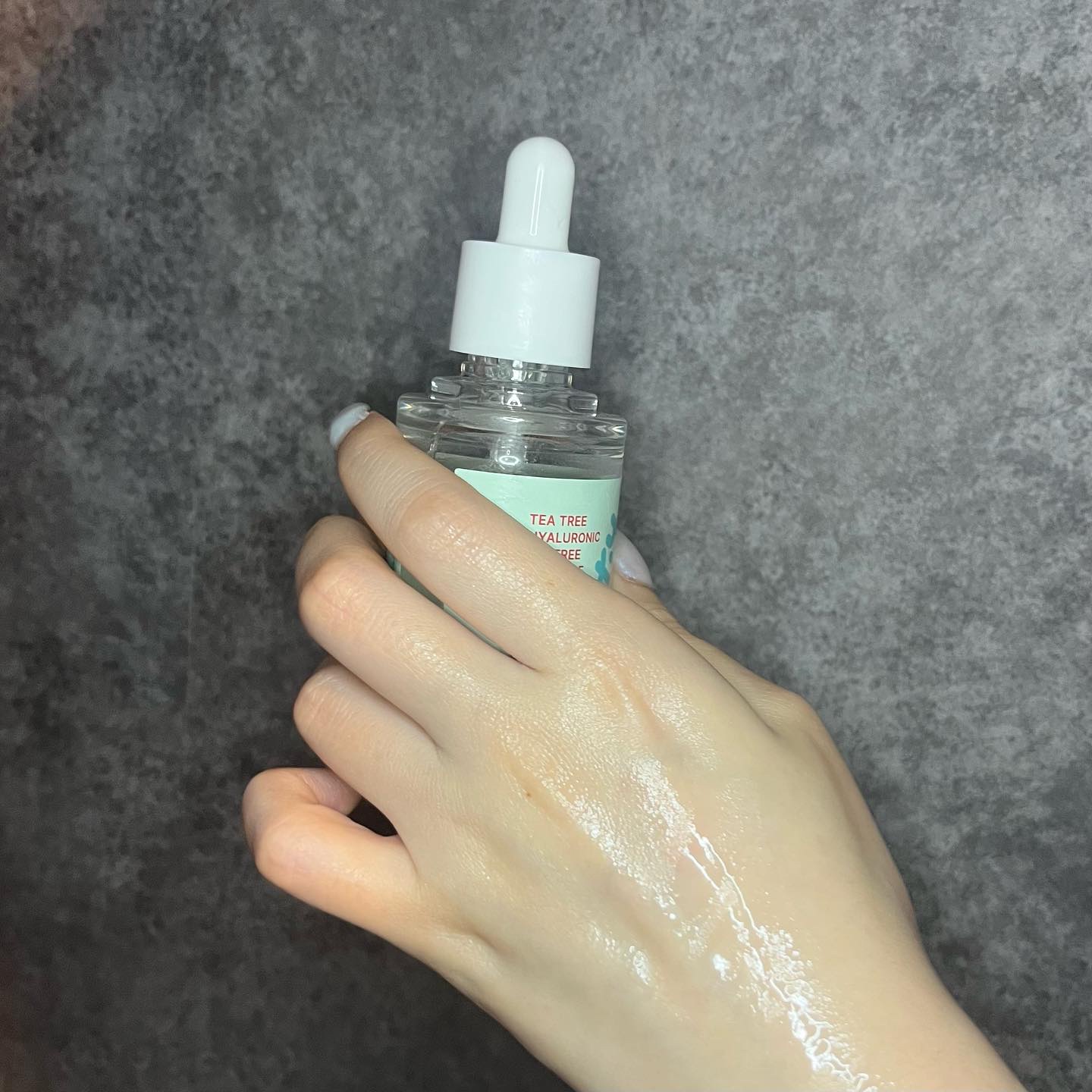 ティーツリーヒアルロン酸オイルフリーアンプル/Vertty/美容液を使ったクチコミ（2枚目）
