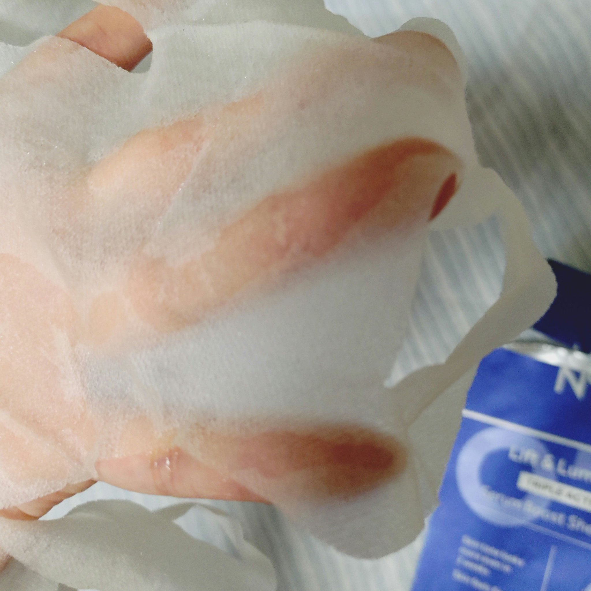 リフト＆ルミネイト　スキンブーストシートマスク/Boots(英国)/シートマスク・パックを使ったクチコミ（3枚目）