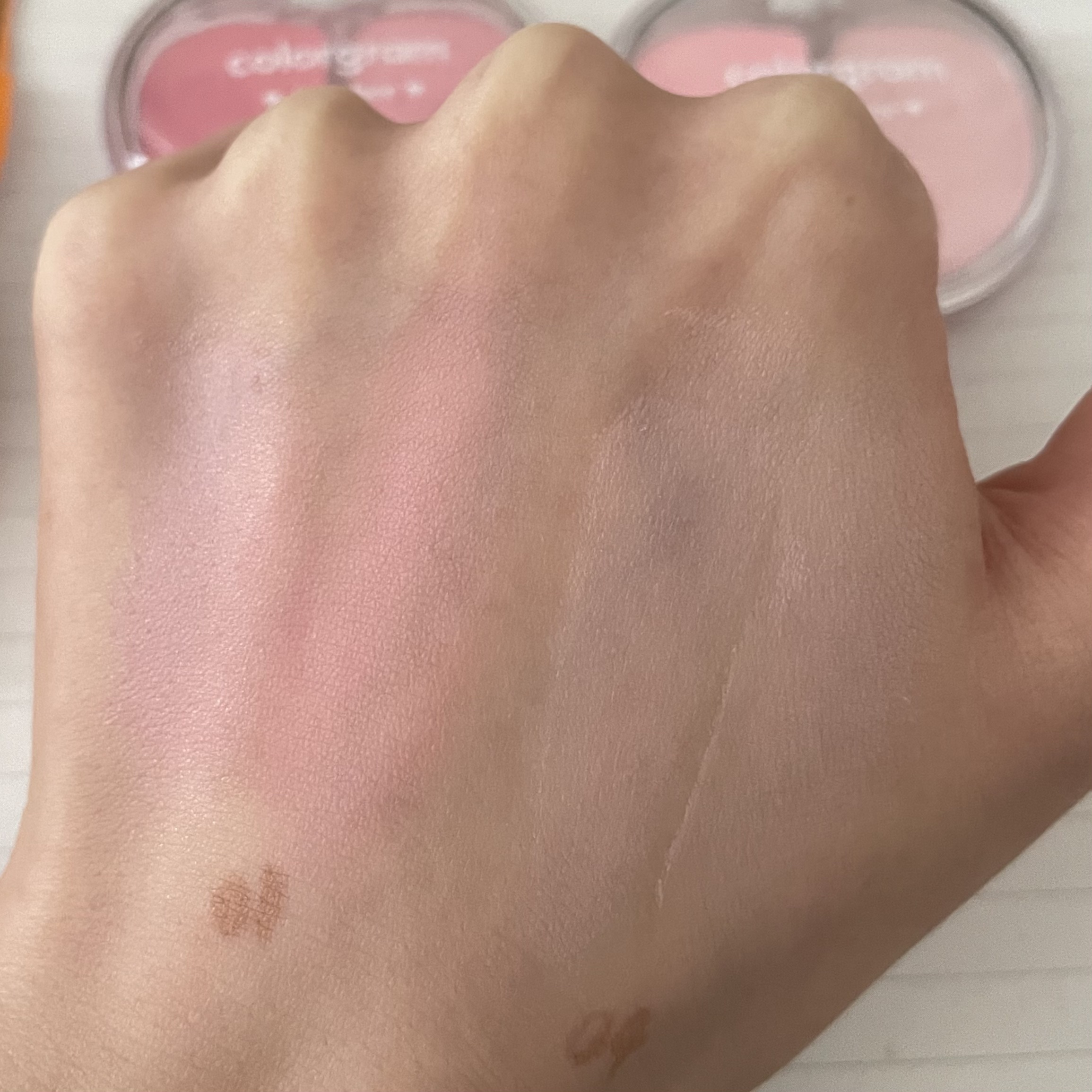 メイクアップスポンジ(バリューパック ウェッジ型 30個)/DAISO/パフ・スポンジを使ったクチコミ（2枚目）