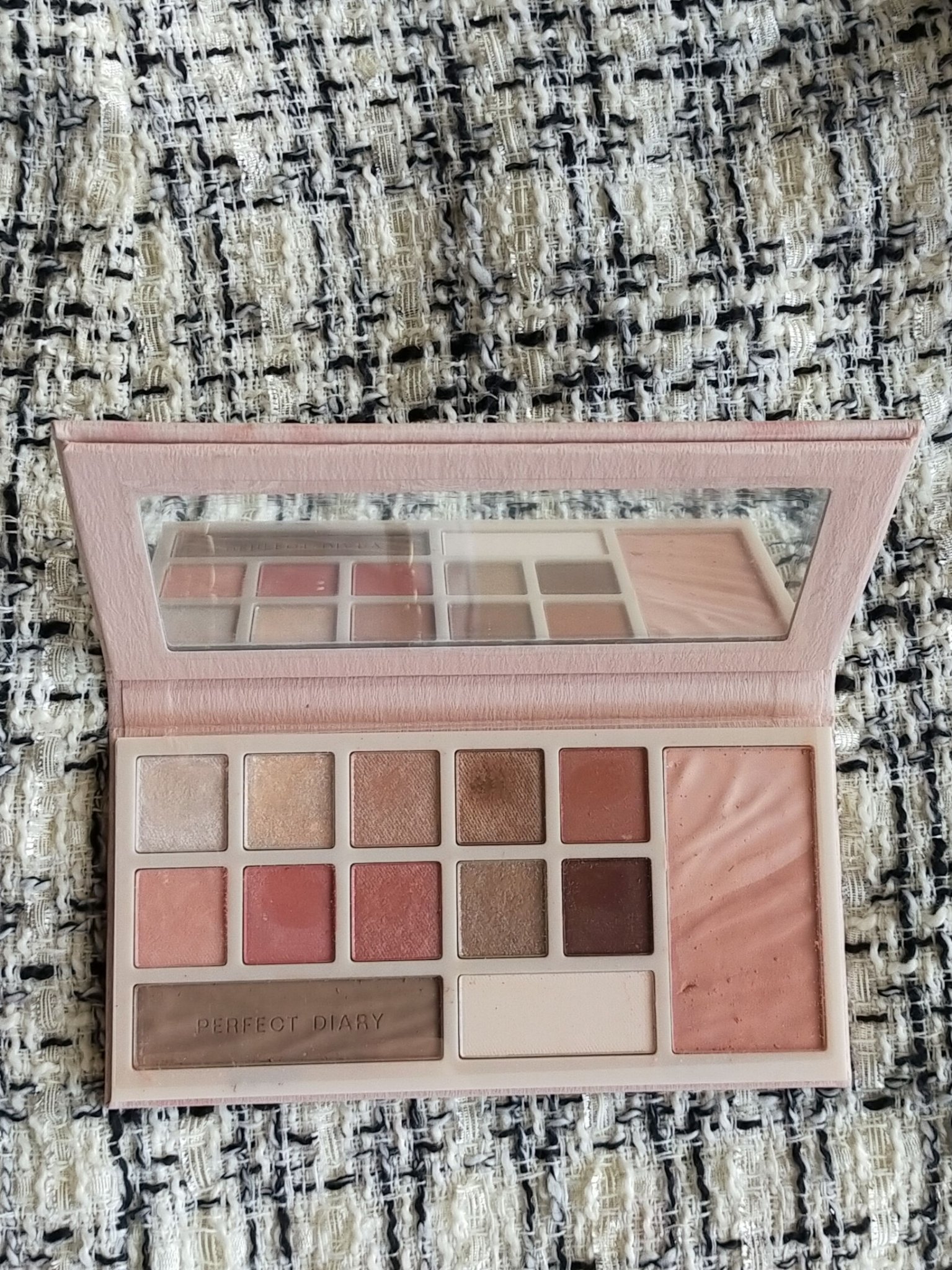 デザイナーアイズ＆チークパレット/PERFECT DIARY/アイシャドウを使ったクチコミ（2枚目）