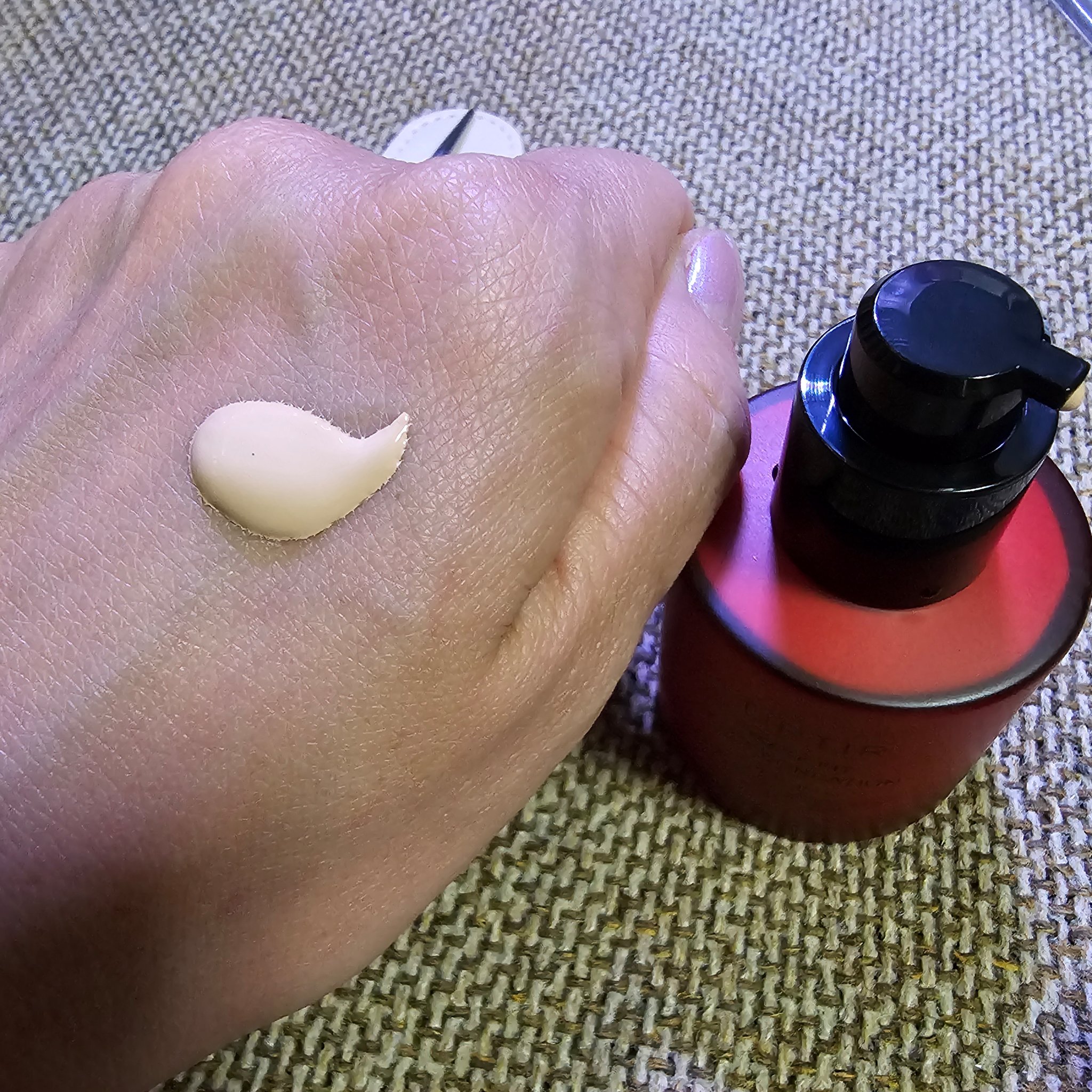 マスクフィットレッドファンデーション/TIRTIR(ティルティル)/リキッドファンデーションを使ったクチコミ（2枚目）