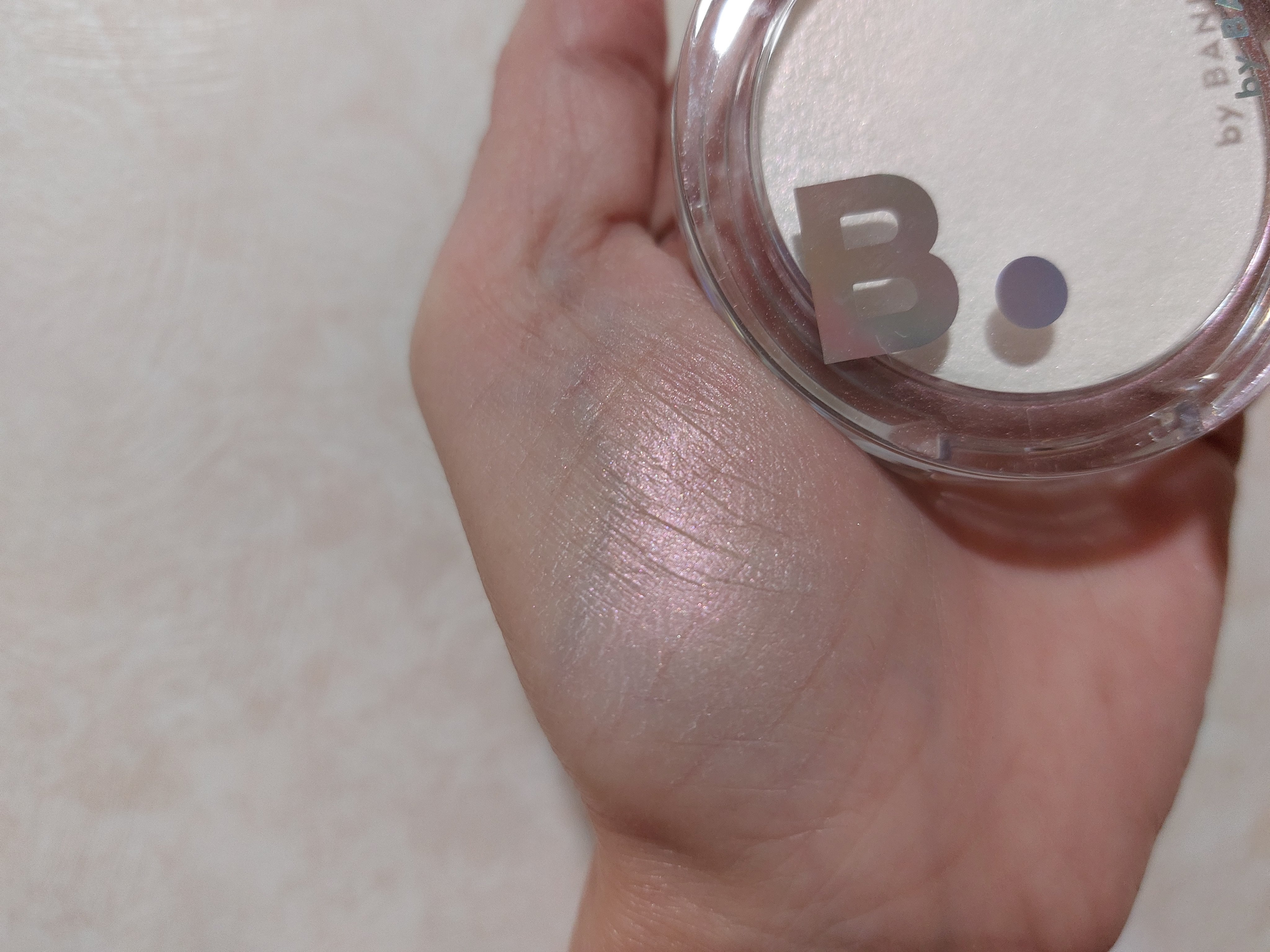 バニラコ　シルキーグロウハイライター/BANILA CO/パウダーハイライトを使ったクチコミ（3枚目）