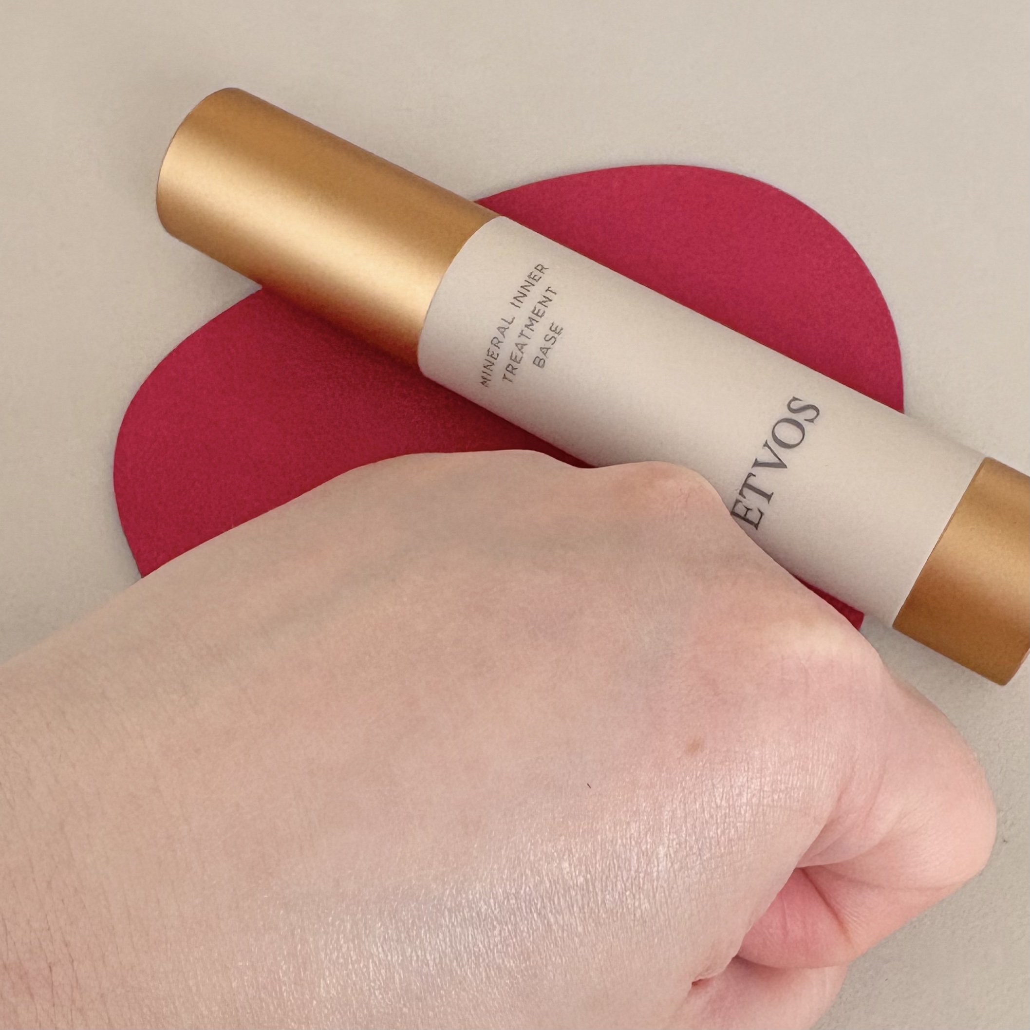 ミネラルインナートリートメントリキッドコンシーラー ピンクベージュ/エトヴォス/リキッドコンシーラーを使ったクチコミ（2枚目）