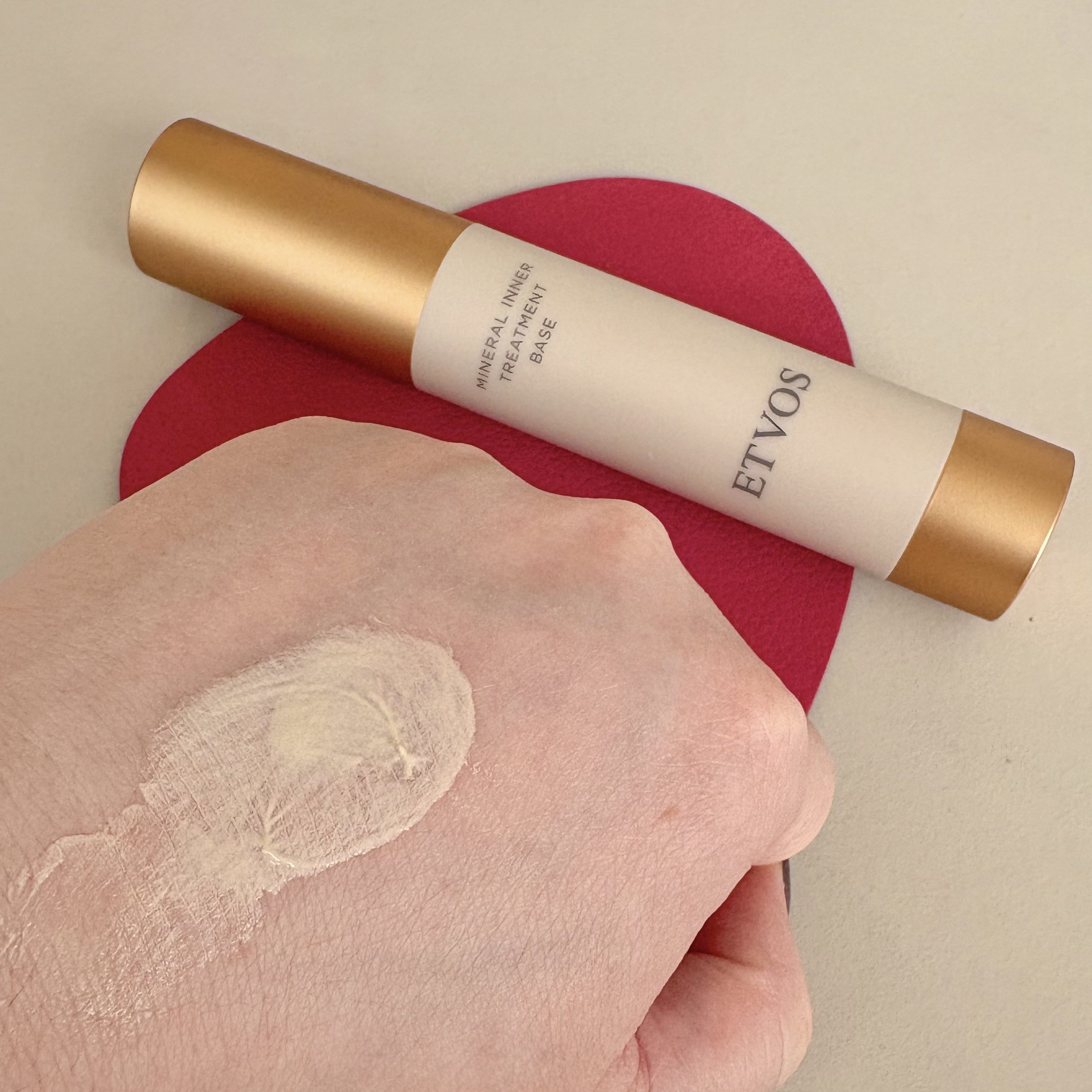 ミネラルインナートリートメントリキッドコンシーラー ピンクベージュ/エトヴォス/リキッドコンシーラーを使ったクチコミ（1枚目）