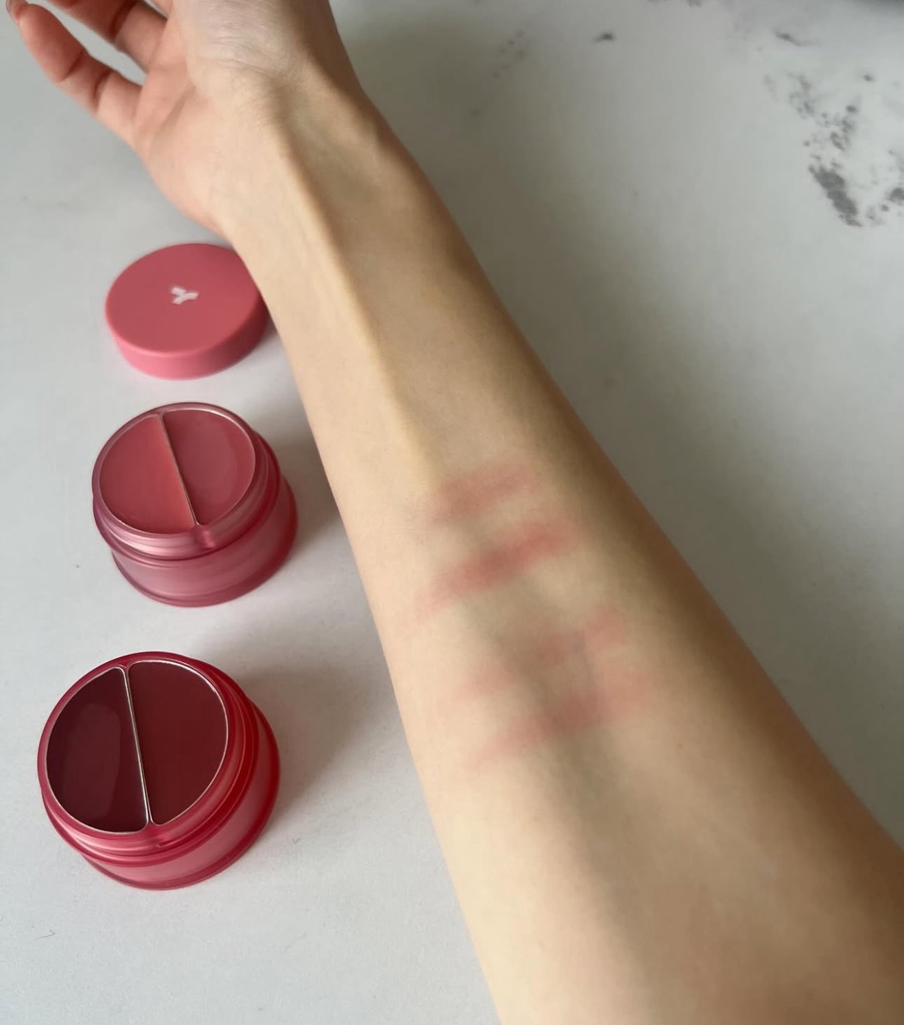 トニーモリーパーフェクトリップスショッキングリップ/TONYMOLY/リップティントを使ったクチコミ（3枚目）