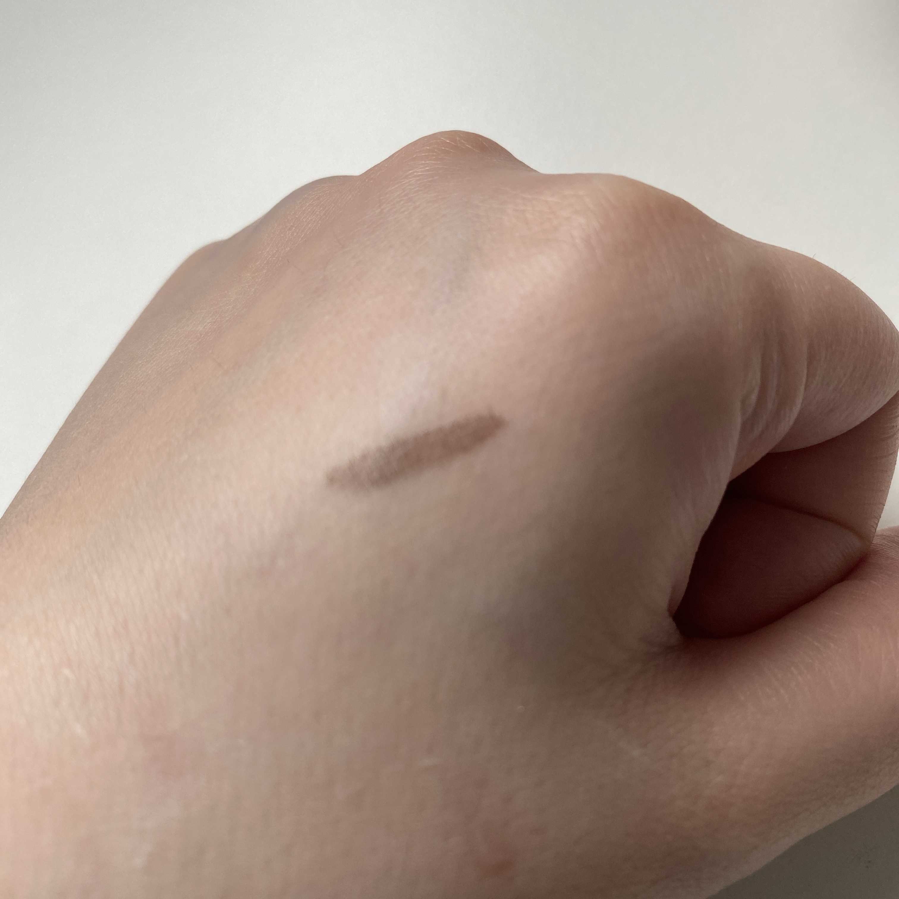 ニュアンスリキッドアイライナー 02 グレージュ/minum/リキッドアイライナーを使ったクチコミ（2枚目）