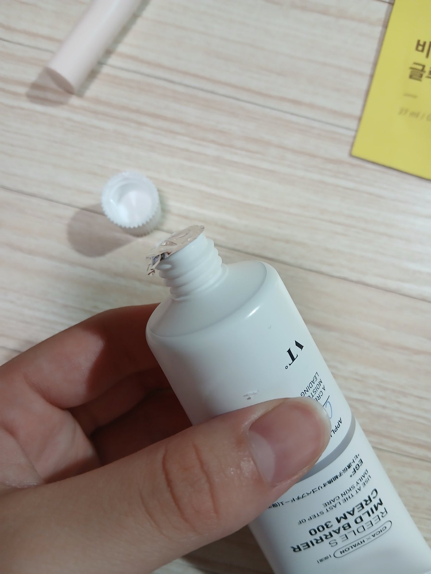 シュガー トゥインクル デュオ アイ スティック/PERIPERA/スティックアイシャドウを使ったクチコミ(3枚目)