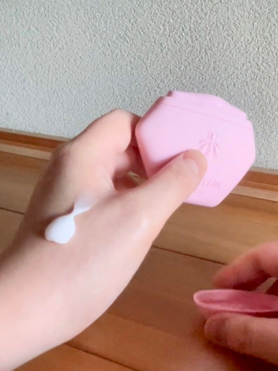 アクア アレゴリア ハンドクリーム ローザ ロッサ/GUERLAIN/ハンドクリームを使ったクチコミ(5枚目)