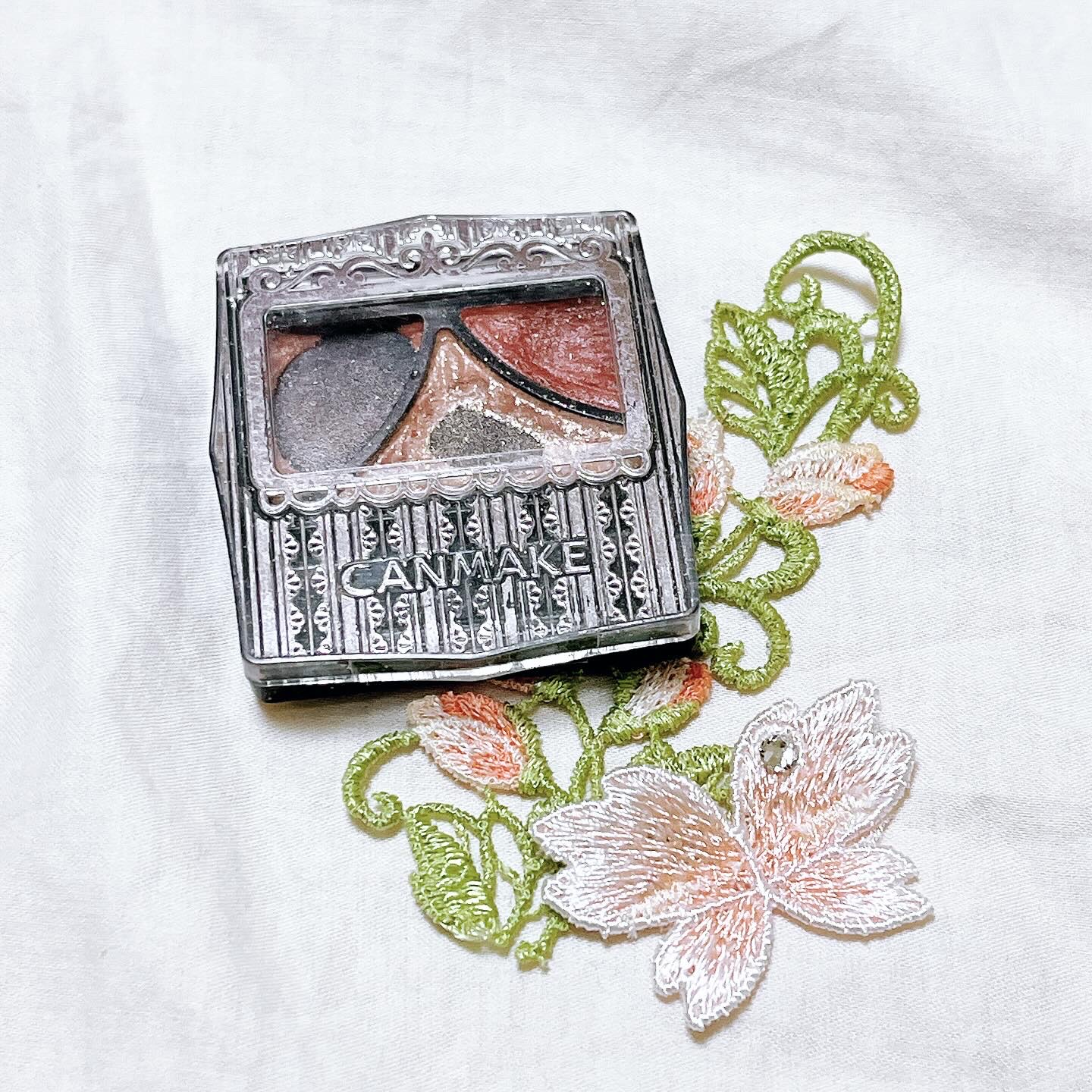 ジューシーピュアアイズ/キャンメイク/アイシャドウパレットを使ったクチコミ（1枚目）