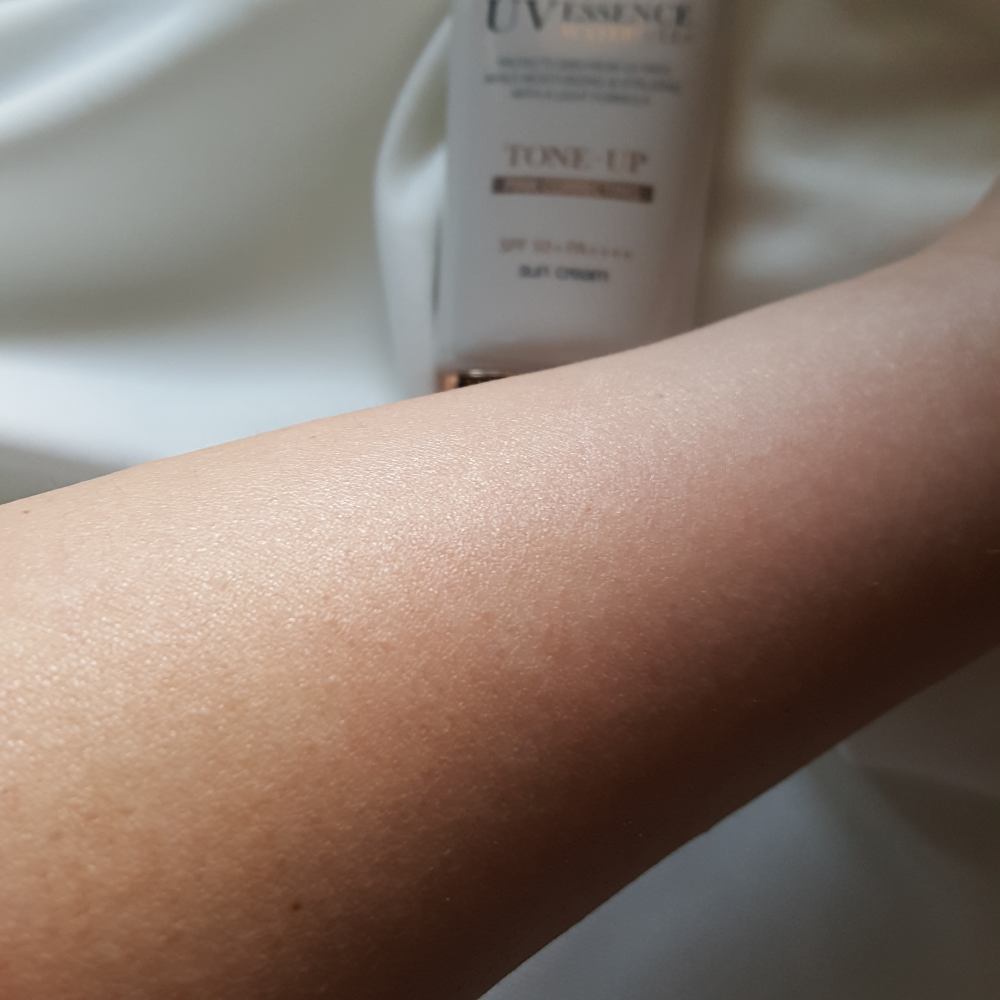 ウォータフルトーンアップサンクリーム/ダルバ/日焼け止めクリームを使ったクチコミ（3枚目）