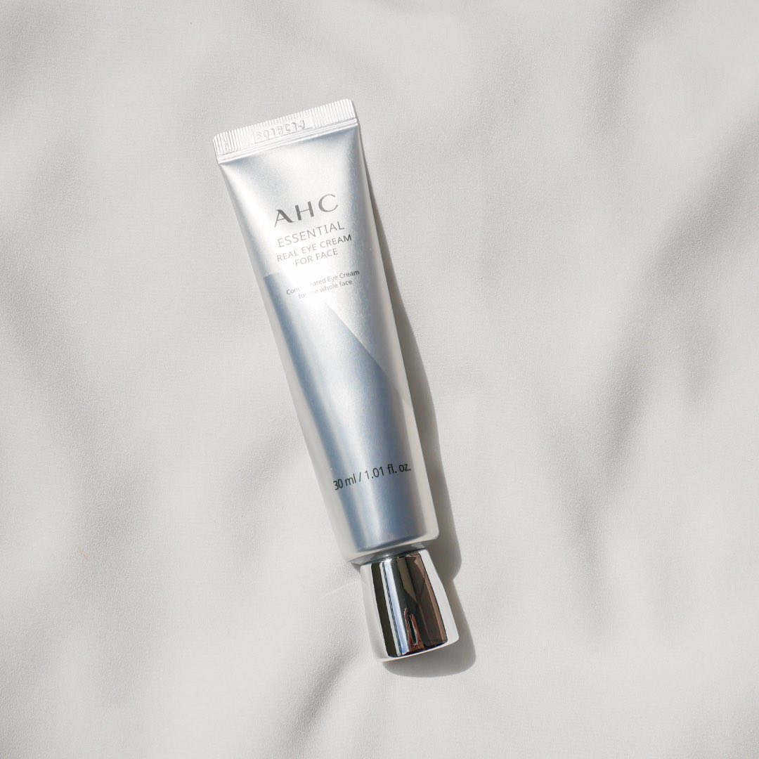 エッセンシャル リアル アイクリーム フォーフェイス/AHC/アイケア・アイクリームを使ったクチコミ（3枚目）