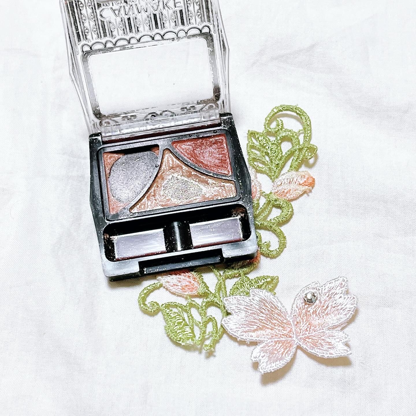 ジューシーピュアアイズ/キャンメイク/アイシャドウパレットを使ったクチコミ（2枚目）