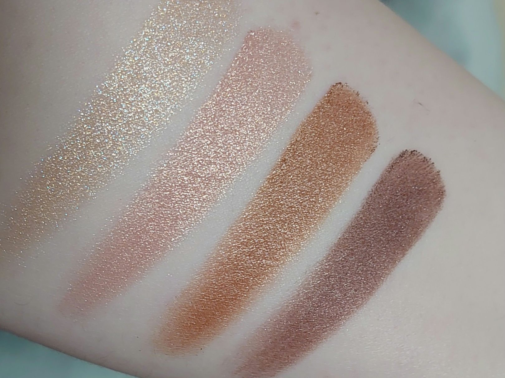 アイ カラー クォード 01RE ローズ エクスポーズド（限定