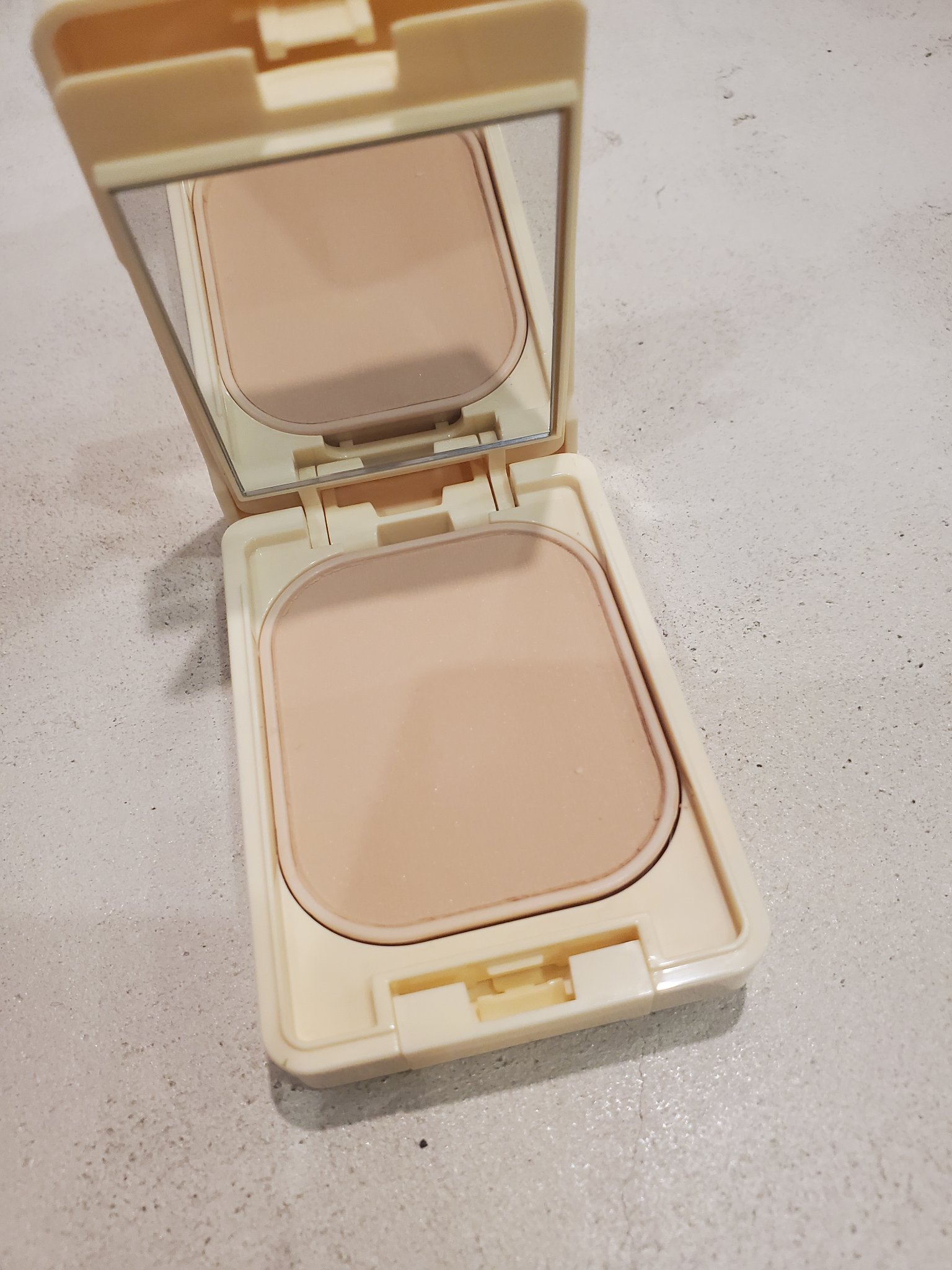 ファンデーション ケース D/ちふれ/その他化粧小物を使ったクチコミ（2枚目）