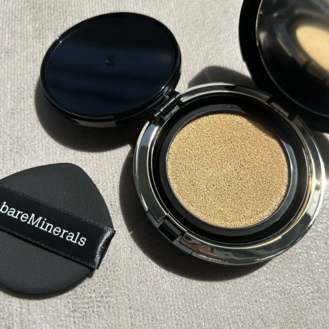 オリジナル ピュア セラム カバーアップ クッション/bareMinerals/クッションファンデーションを使ったクチコミ（2枚目）