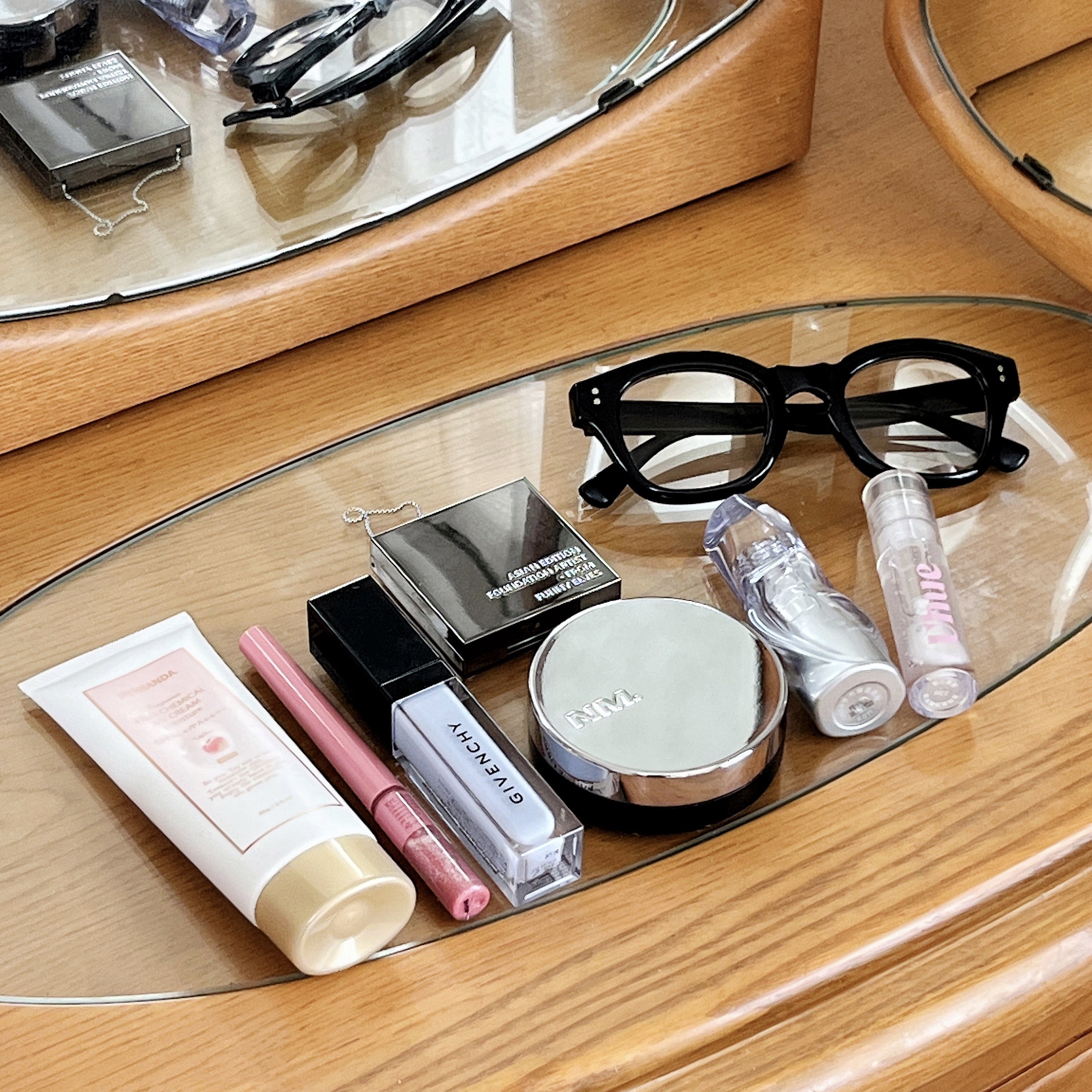 プリズム・リーブル・スキンケアリング・コレクター/GIVENCHY/化粧下地を使ったクチコミ（2枚目）